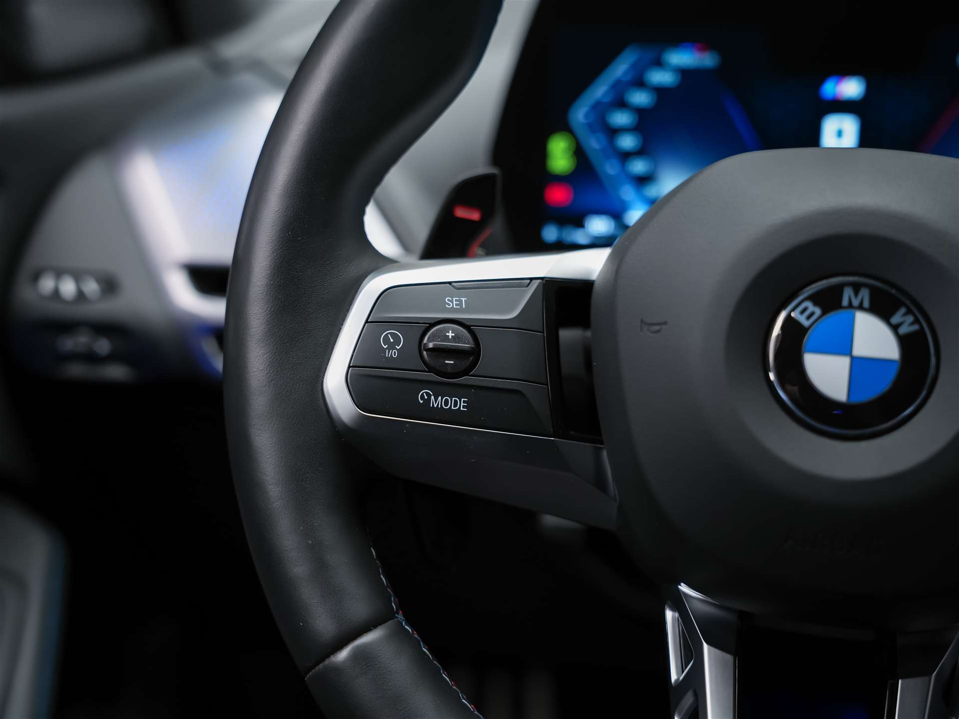 BMW M135 xDrive M Sport Pro *Schalensitze*Harman/Kardon*Assistenten*-image-28