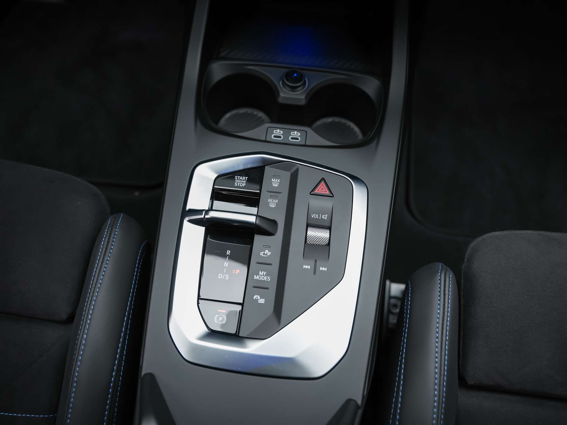 BMW M135 xDrive M Sport Pro *Schalensitze*Harman/Kardon*Assistenten*-image-22