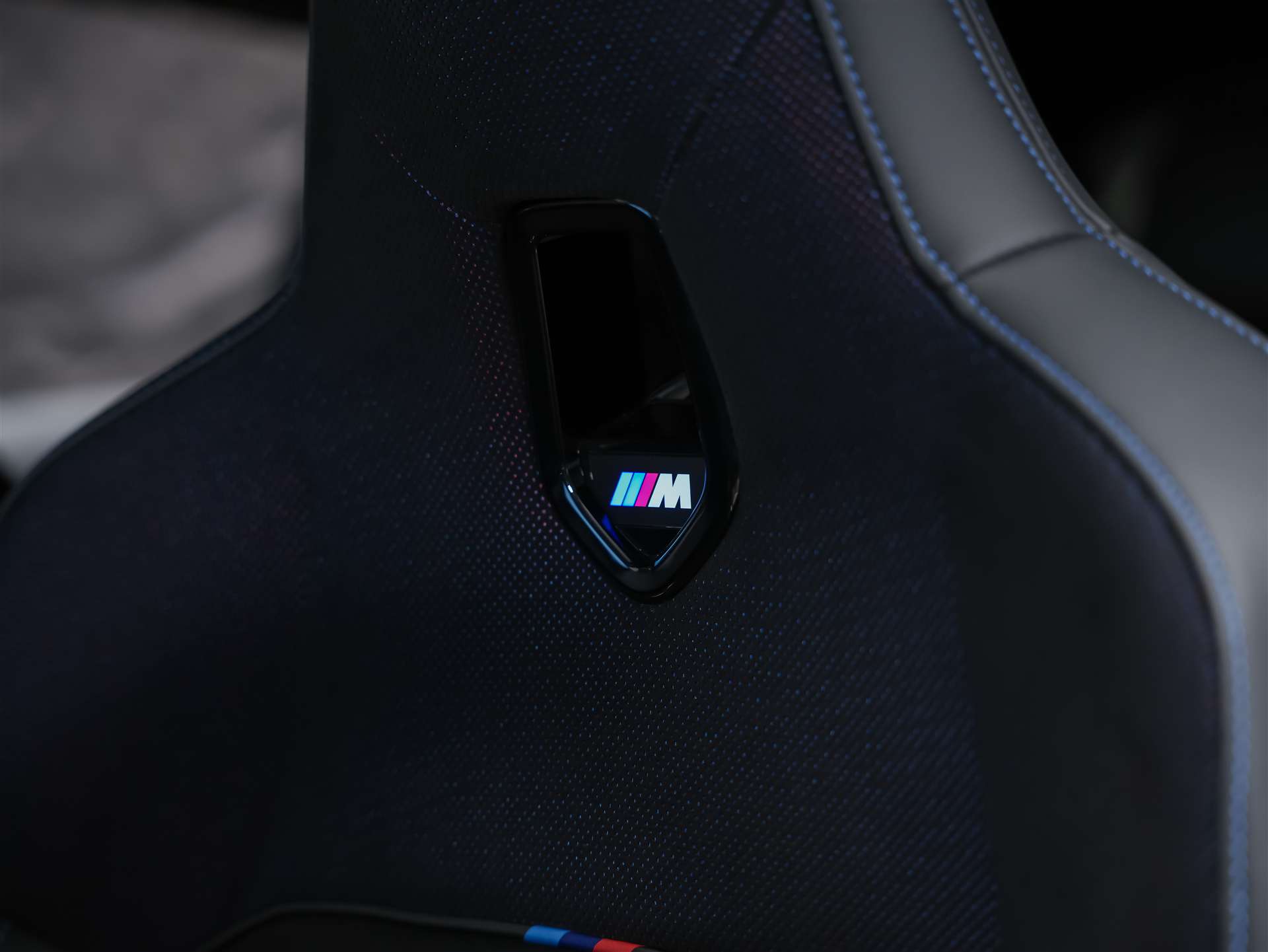 BMW M135 xDrive M Sport Pro *Schalensitze*Harman/Kardon*Assistenten*-image-11