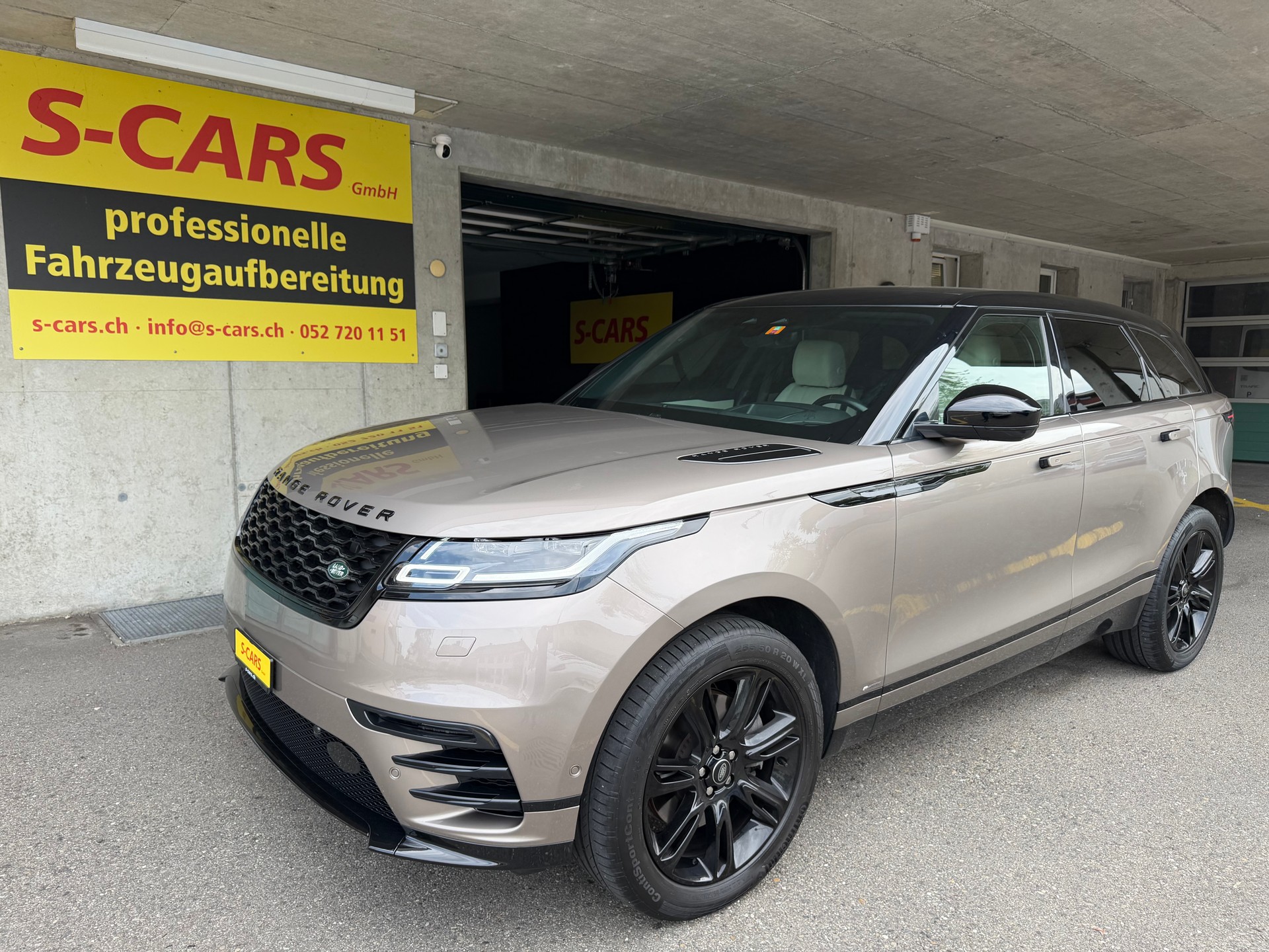 LAND ROVER Range Rover Velar 2.0 T Edition-showroom-element-1