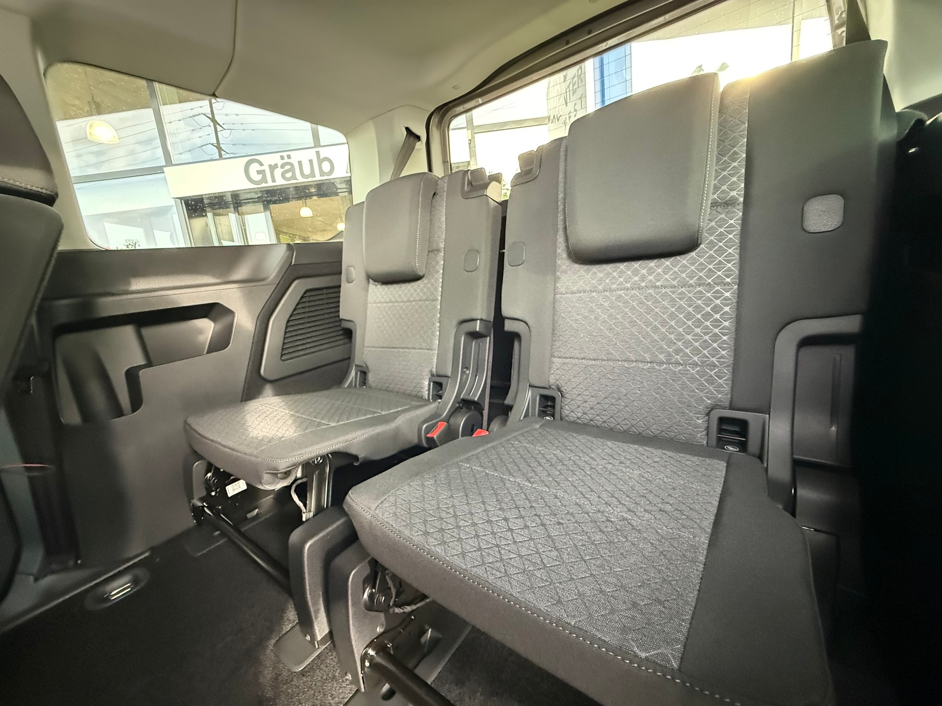 FORD Grand Tourneo Connect 1.5 PHEV Titanium Automat-image-8