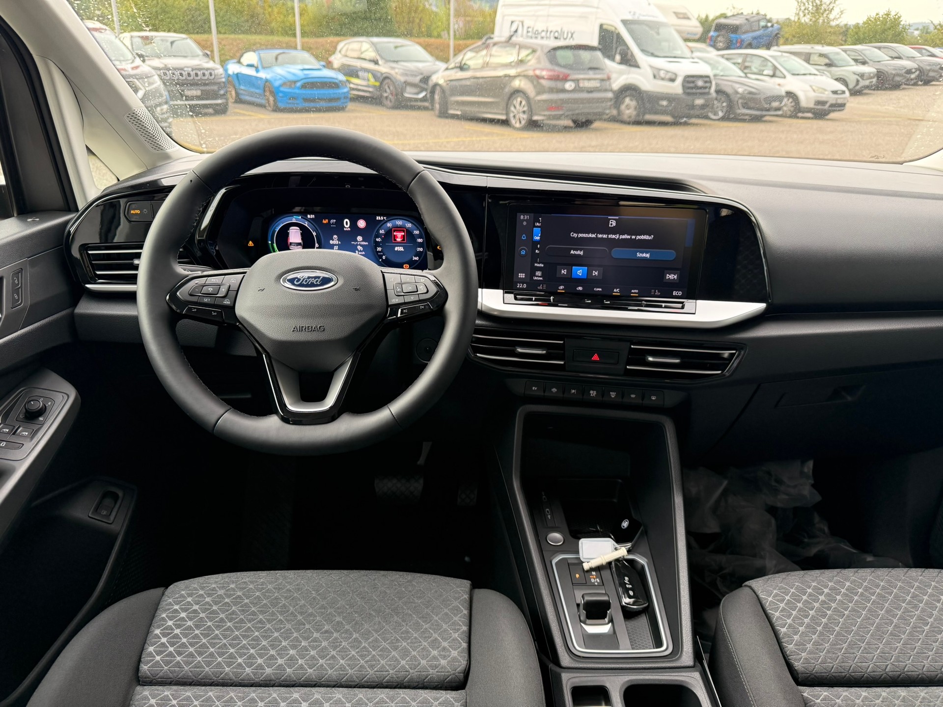 FORD Grand Tourneo Connect 1.5 PHEV Titanium Automat-image-9