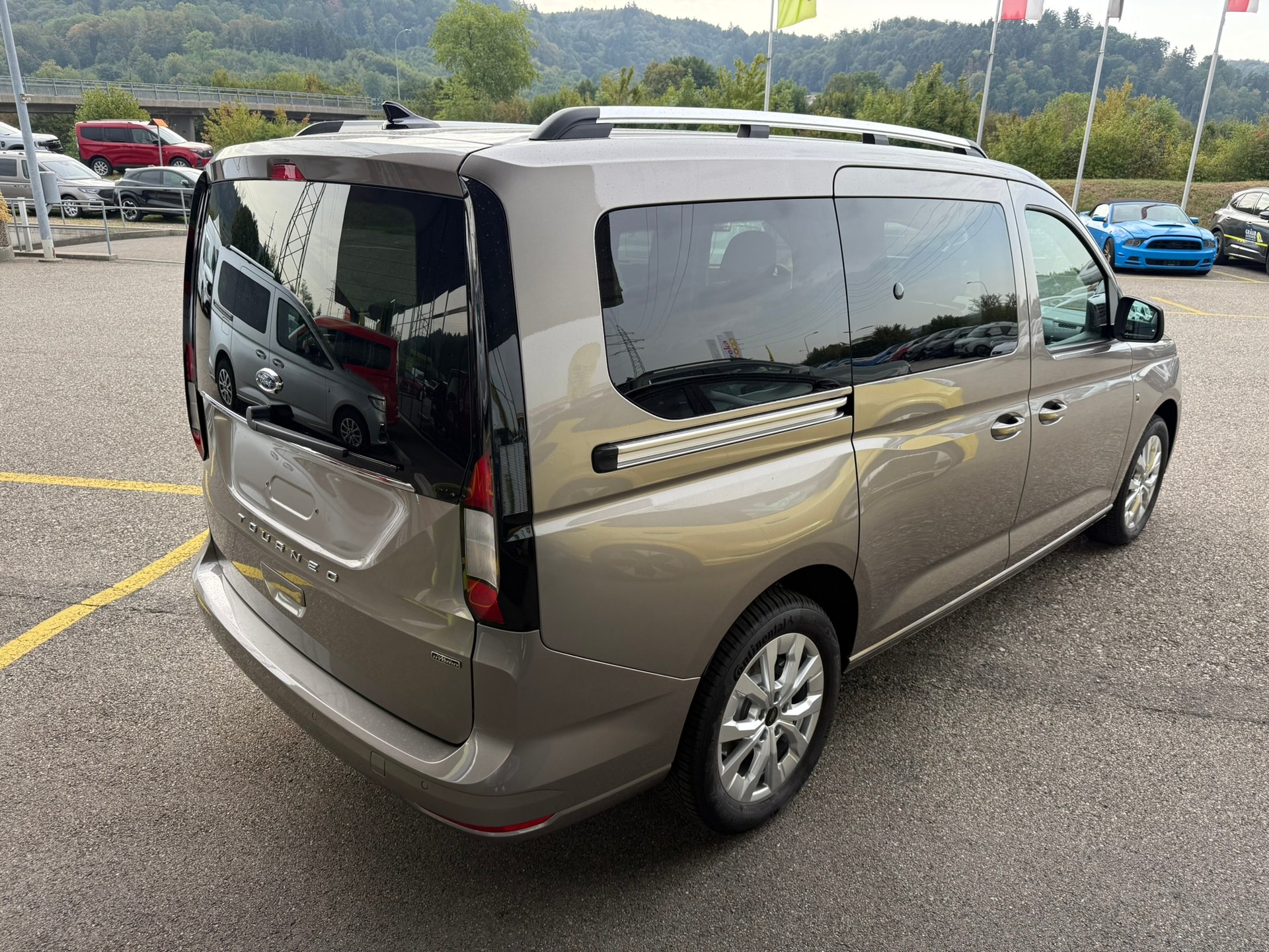 FORD Grand Tourneo Connect 1.5 PHEV Titanium Automat-image-5