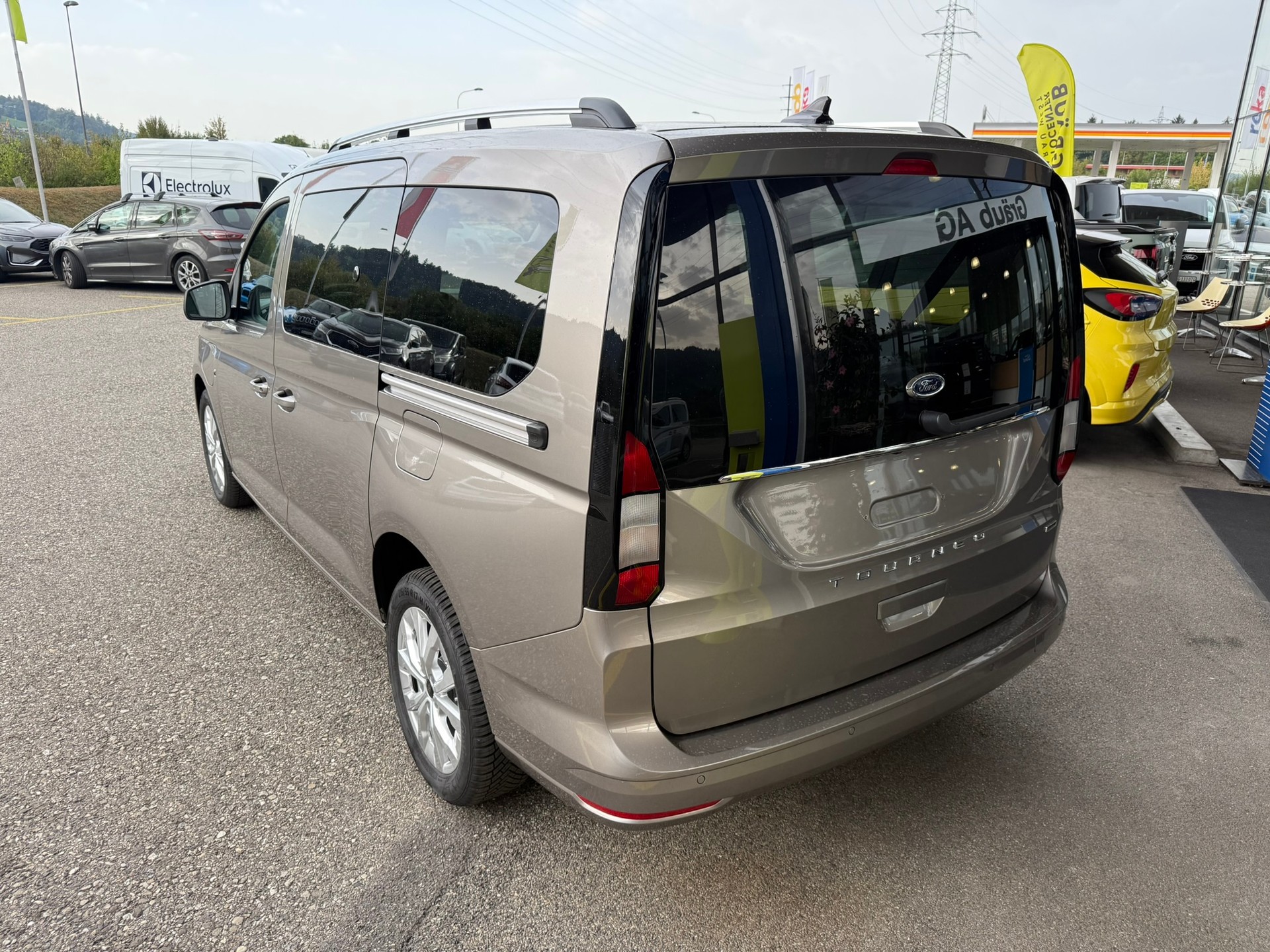 FORD Grand Tourneo Connect 1.5 PHEV Titanium Automat-image-4