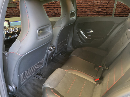 MERCEDES-BENZ A 180 Night Star AMG Line-image-12