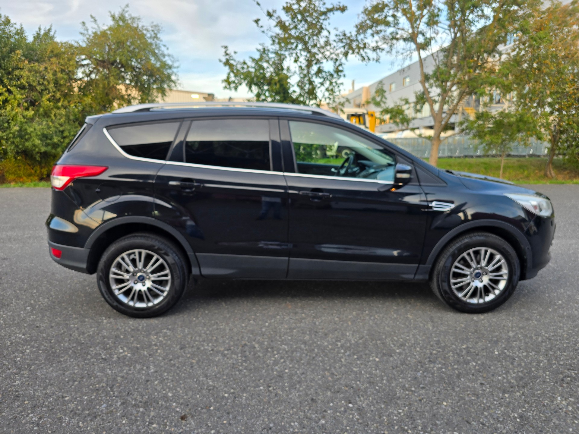 FORD Kuga 2.0 TDCi Titanium 4WD PowerShift-image-8