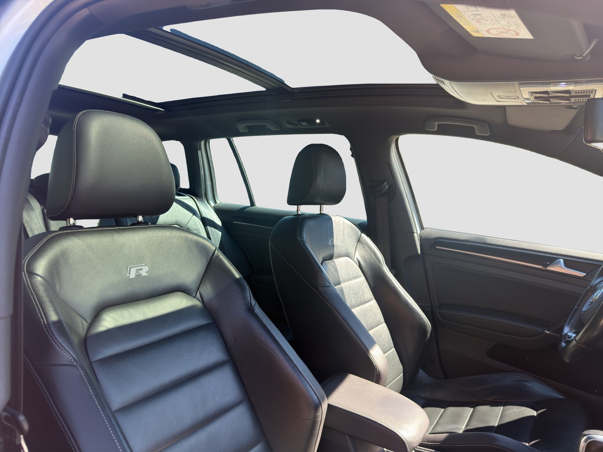 VW Golf Variant 2.0 TSI R 4 Motion DSG 360 PS-image-14