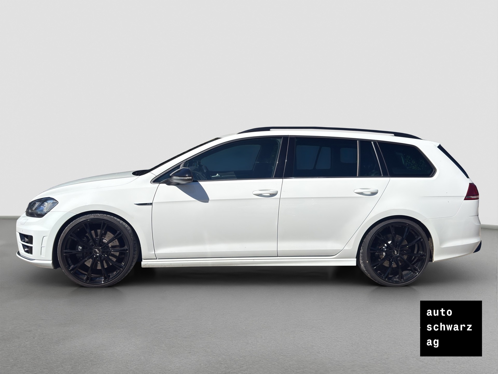 VW Golf Variant 2.0 TSI R 4 Motion DSG 360 PS-image-7