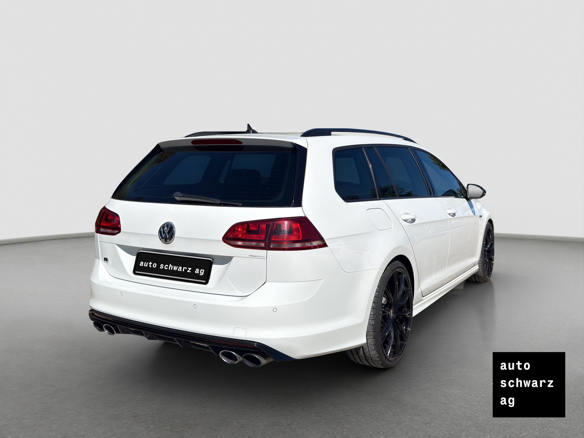 VW Golf Variant 2.0 TSI R 4 Motion DSG 360 PS-image-4