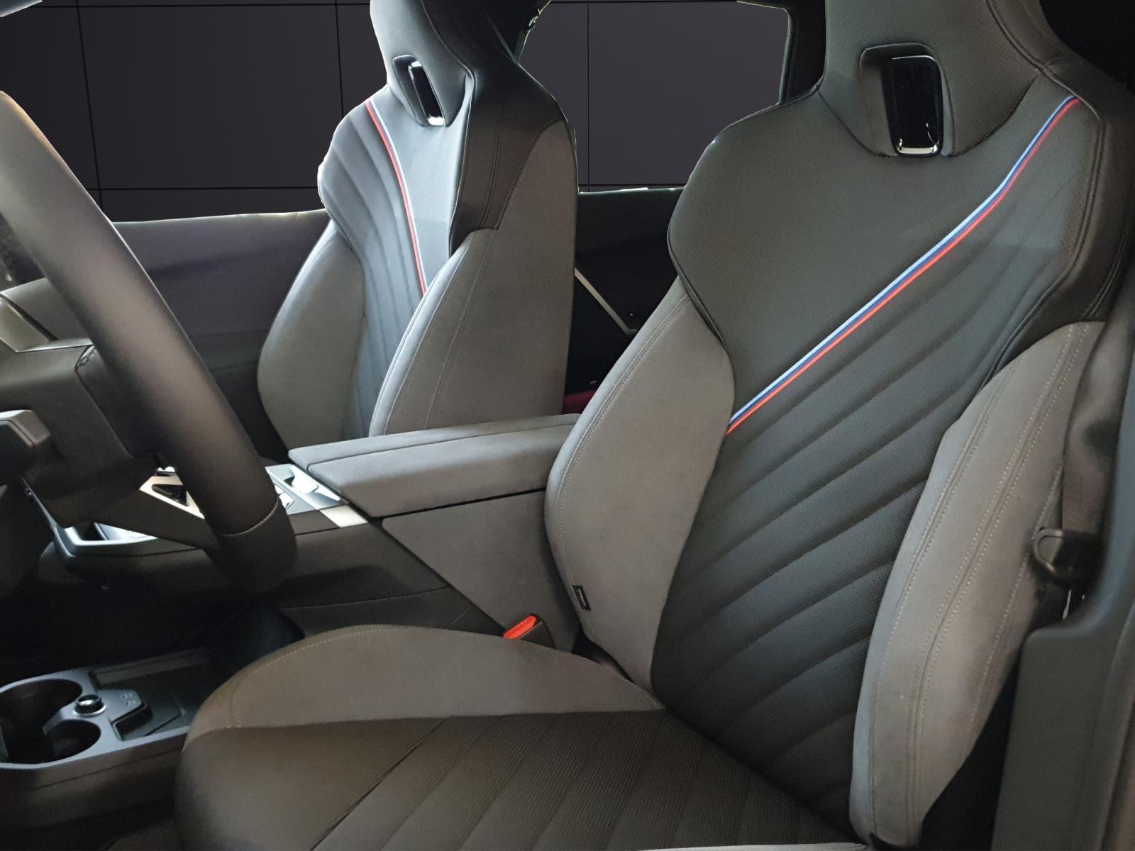 BMW iX xDrive60-image-10