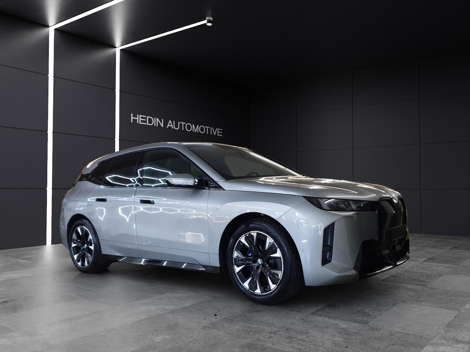 BMW iX xDrive60-image-6
