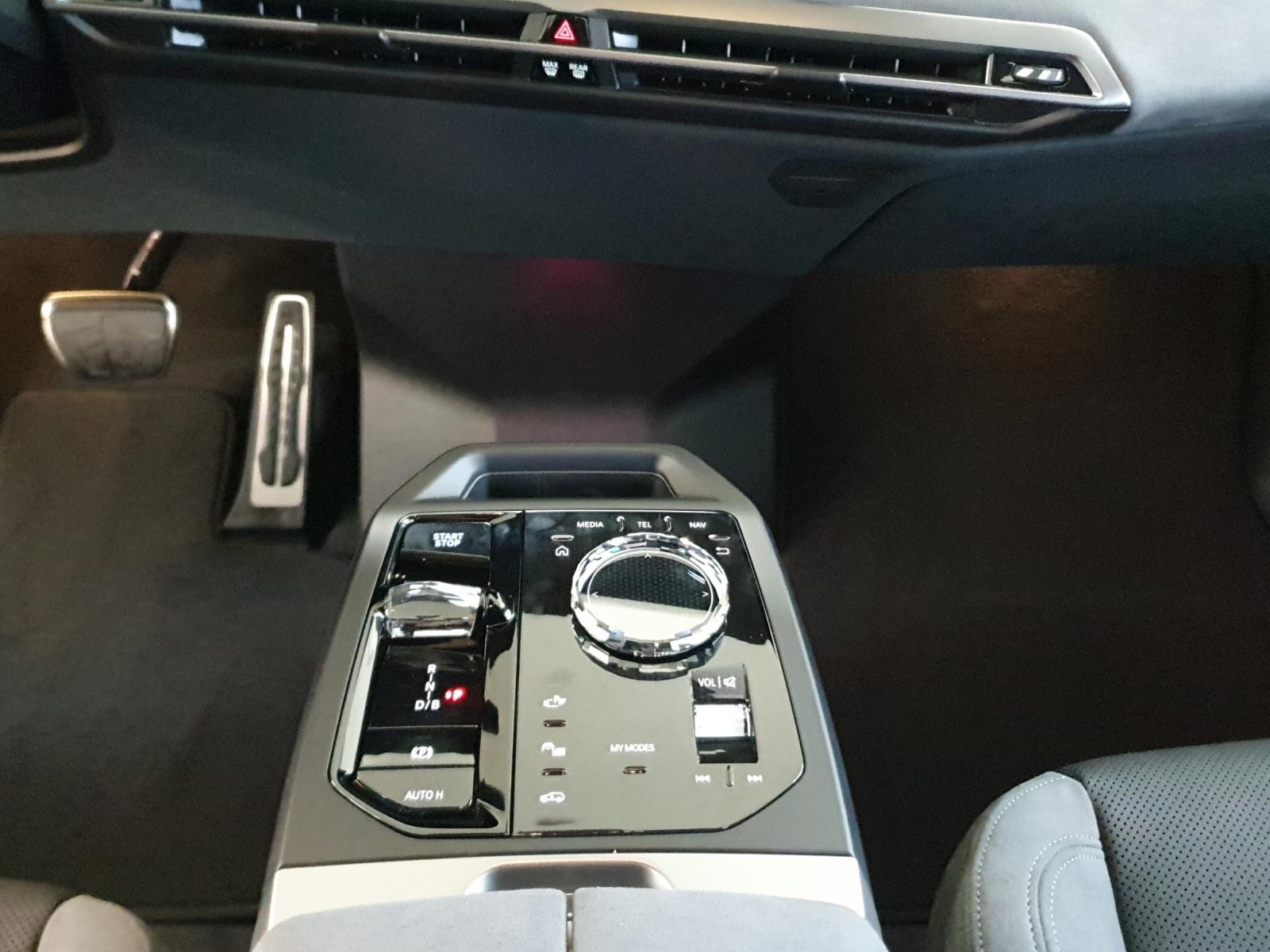 BMW iX xDrive60-image-20
