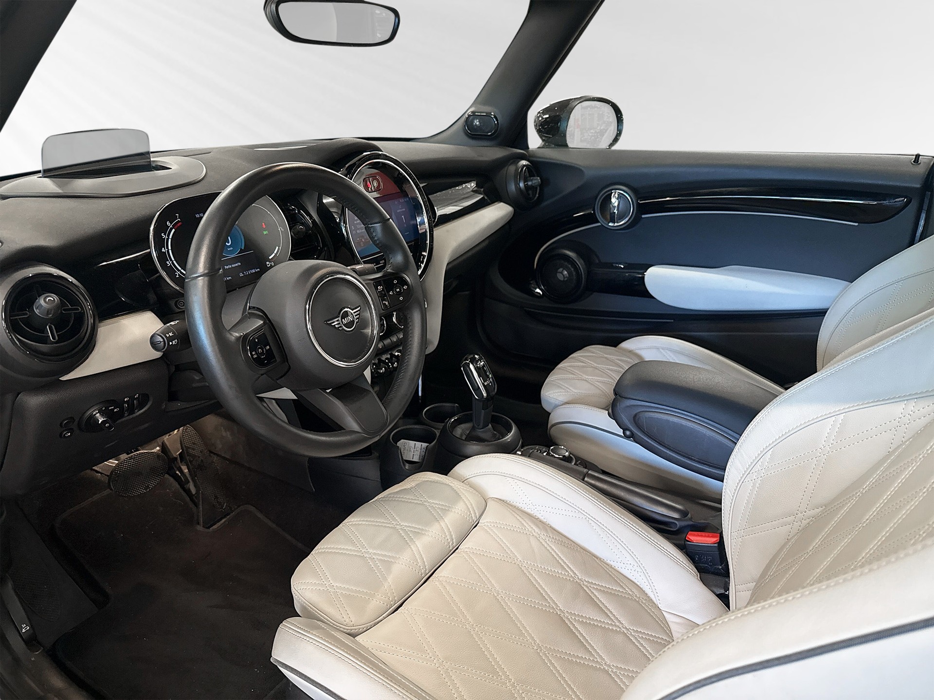 MINI Cooper Cabriolet DKG-showroom-element-3