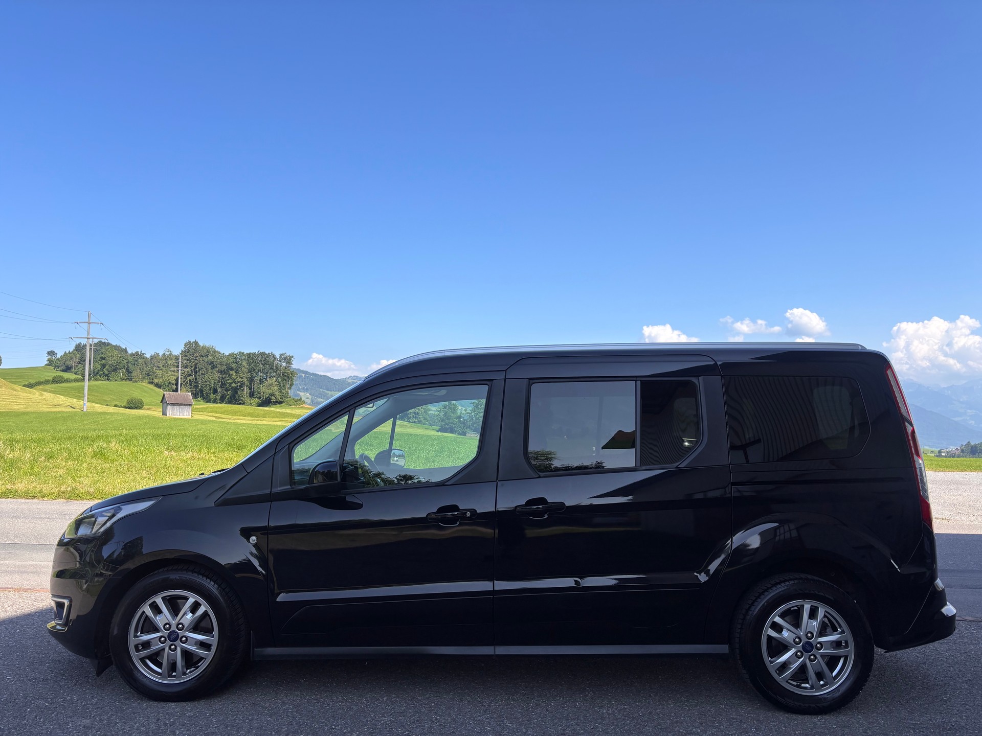 FORD Grand Tourneo Connect 1.5 EcoBlue Titanium Automat