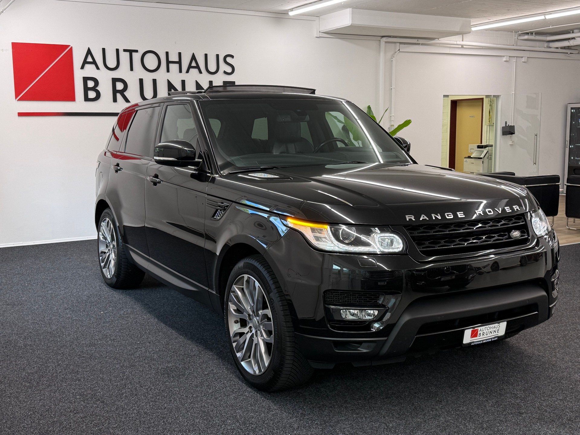 LAND ROVER Range Rover Sport 3.0 SDV6 Automatic-showroom-element-2