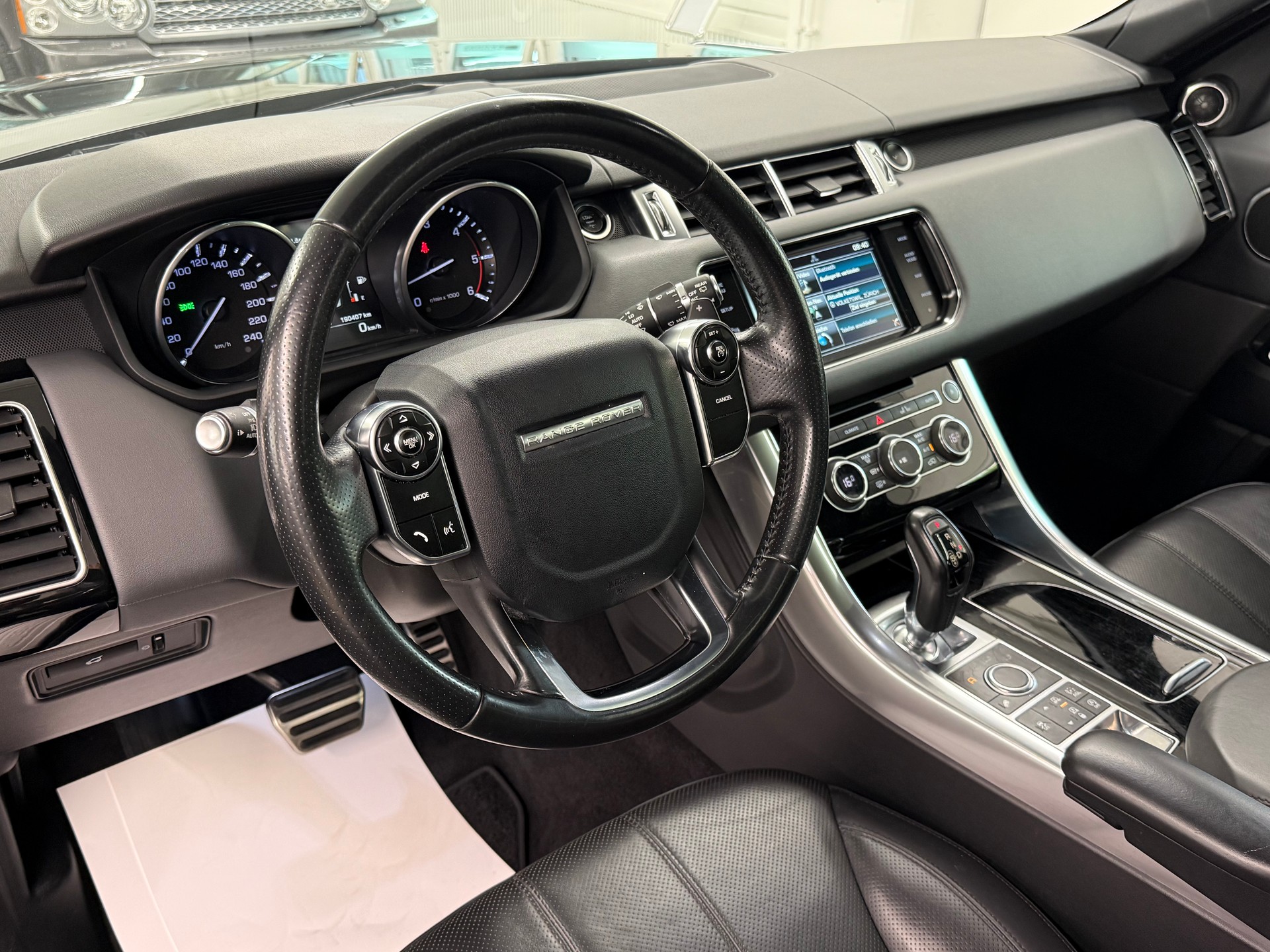 LAND ROVER Range Rover Sport 3.0 SDV6 Automatic-image-9