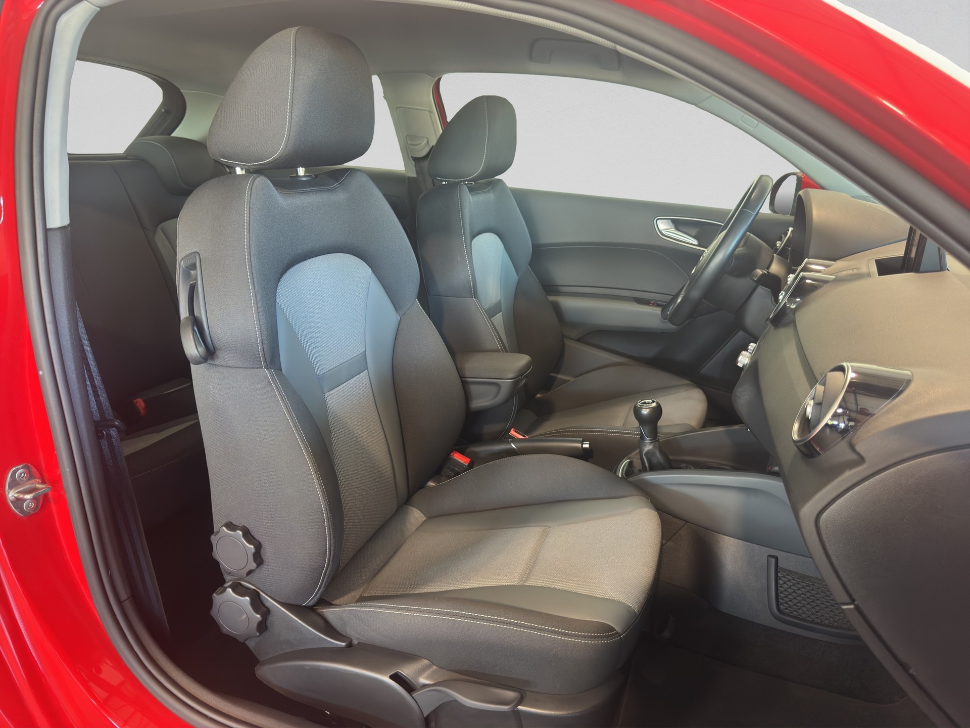 AUDI A1 1.0 TFSI Sport-image-14
