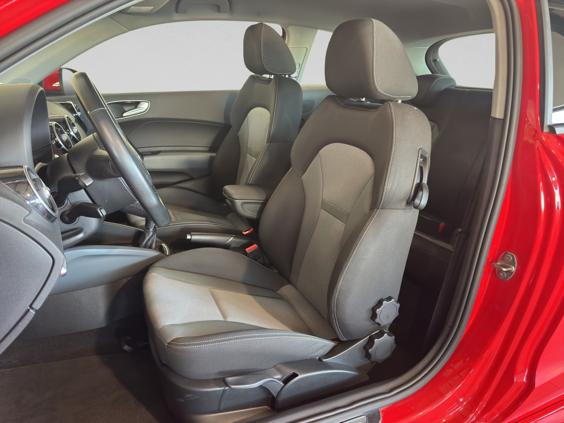 AUDI A1 1.0 TFSI Sport-image-7