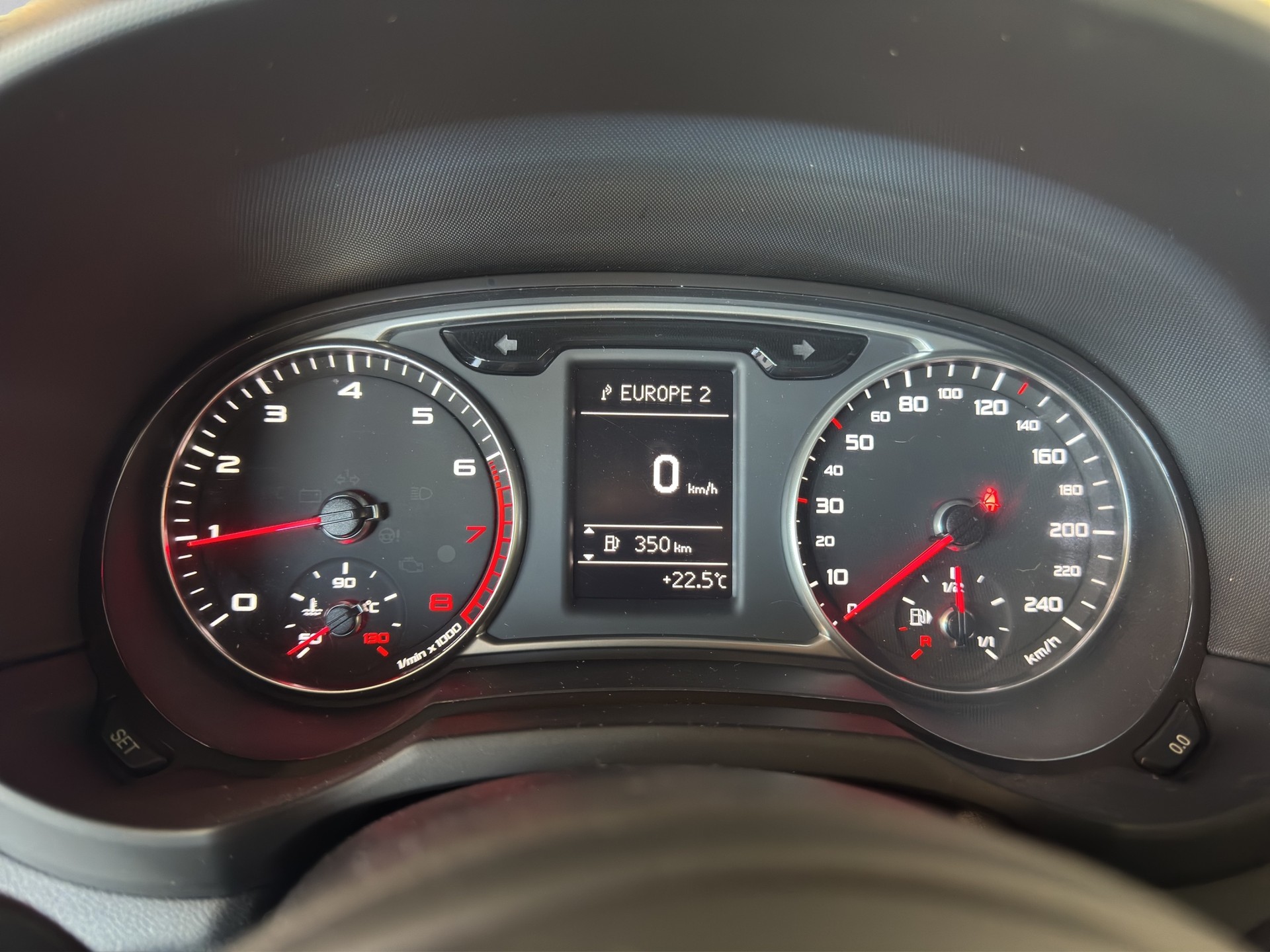 AUDI A1 1.0 TFSI Sport-image-9
