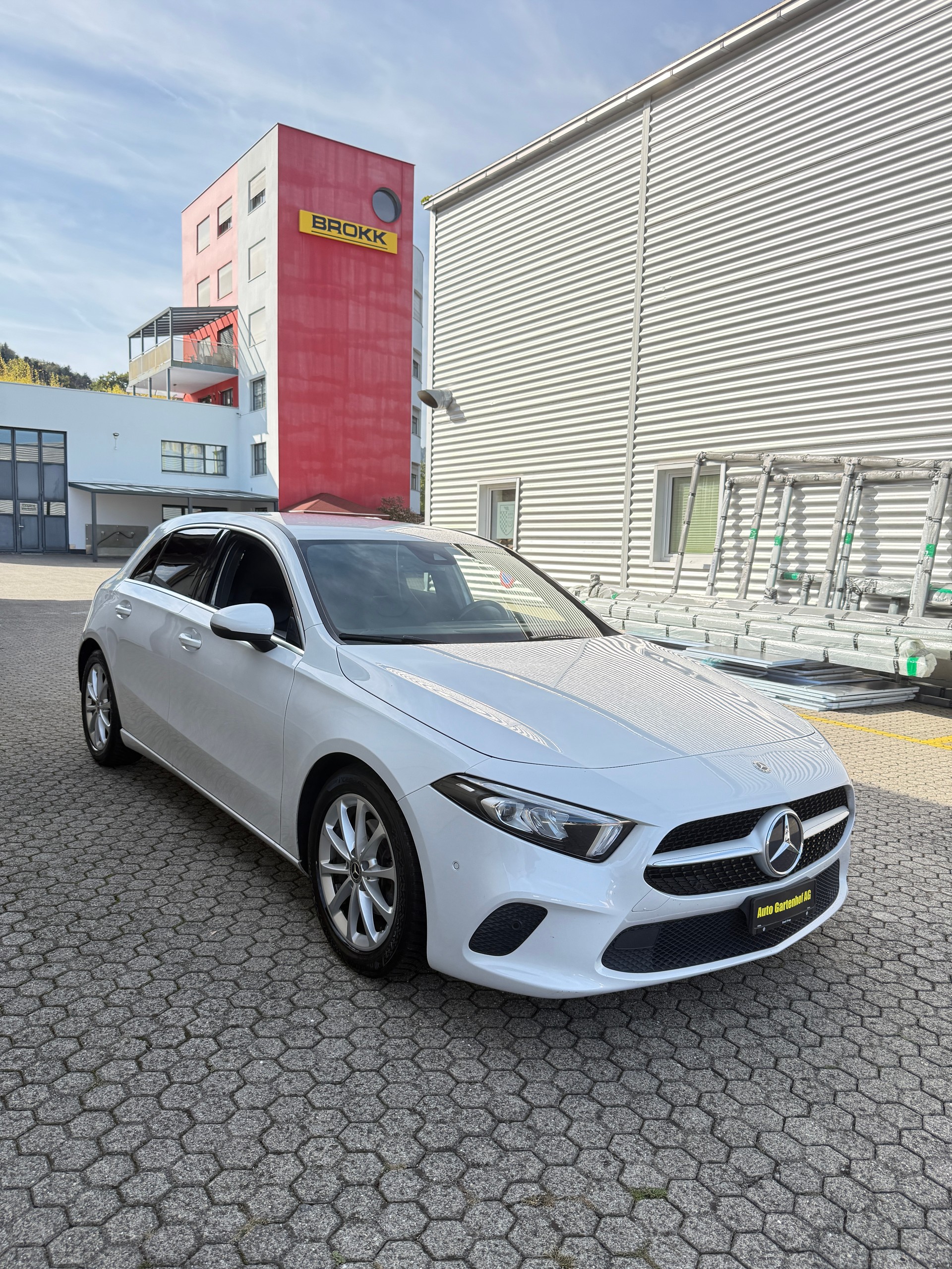 MERCEDES-BENZ A 180 d