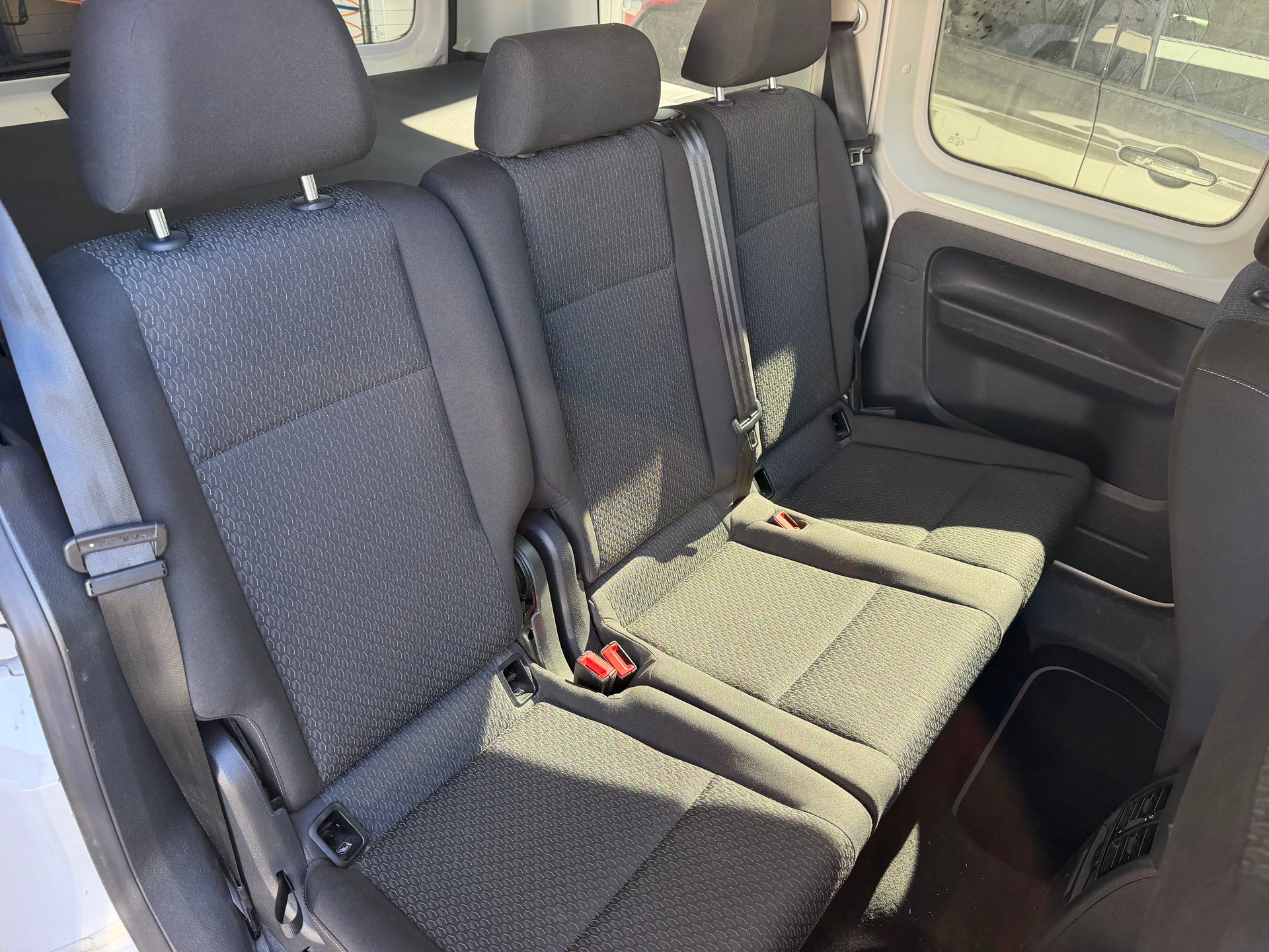 VW Caddy 2.0 TDI 102 Generat. Four DSG-image-11