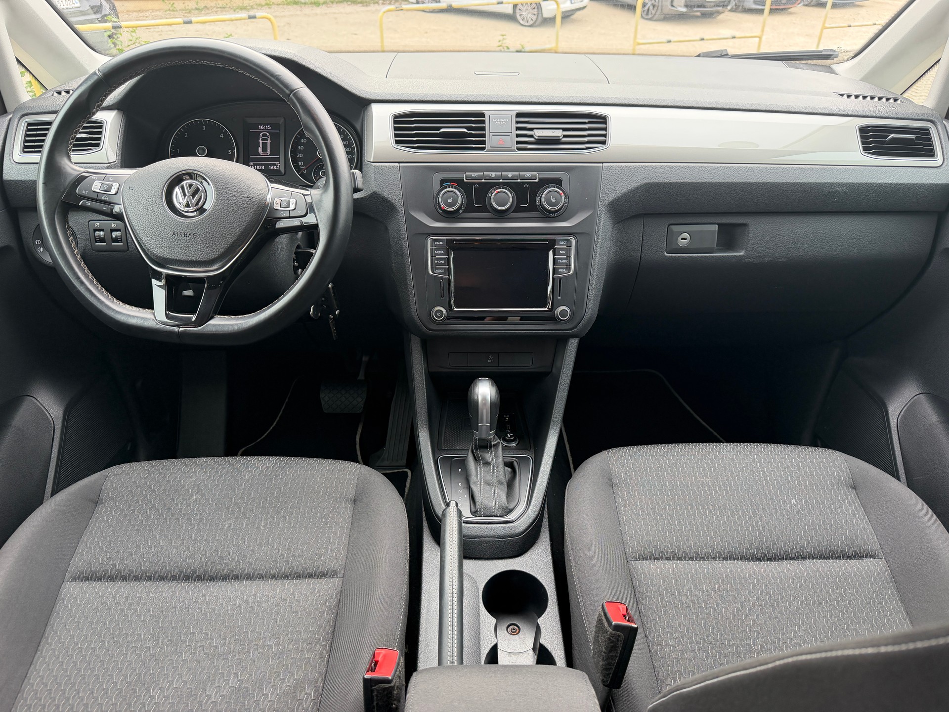 VW Caddy 2.0 TDI 102 Generat. Four DSG-image-9