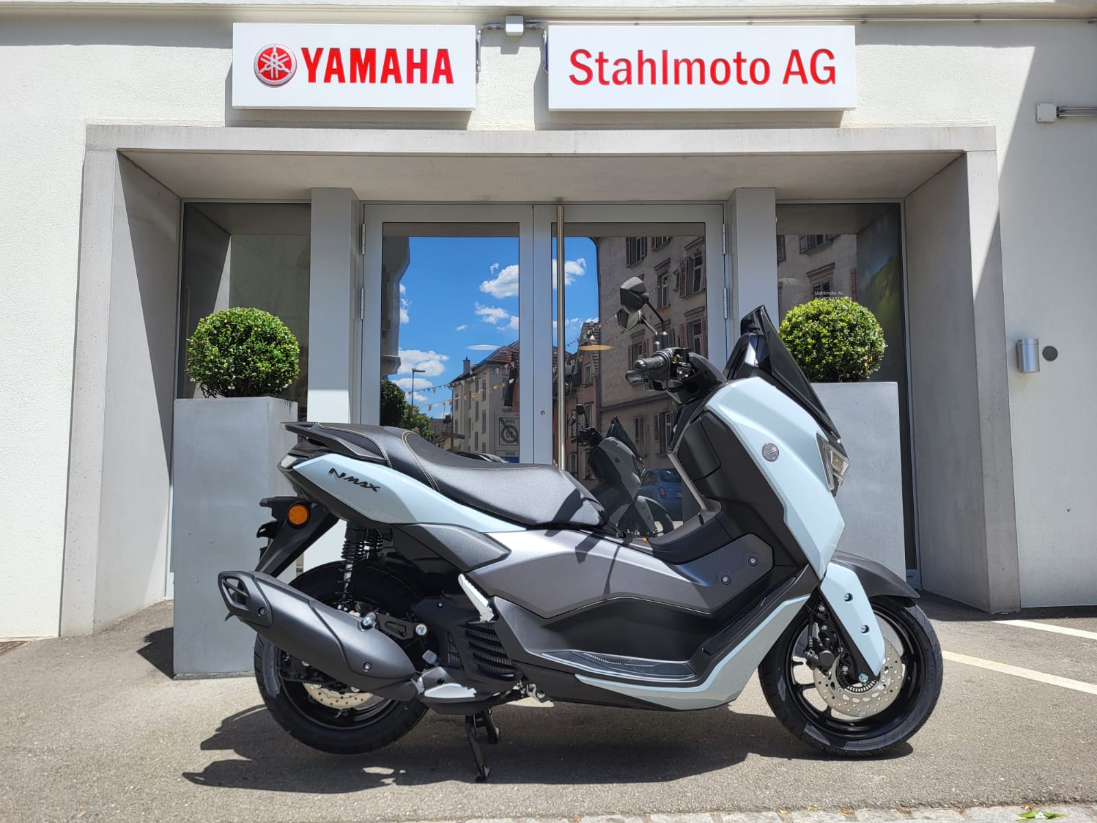 YAMAHA N-Max GPD 125-showroom-element-1