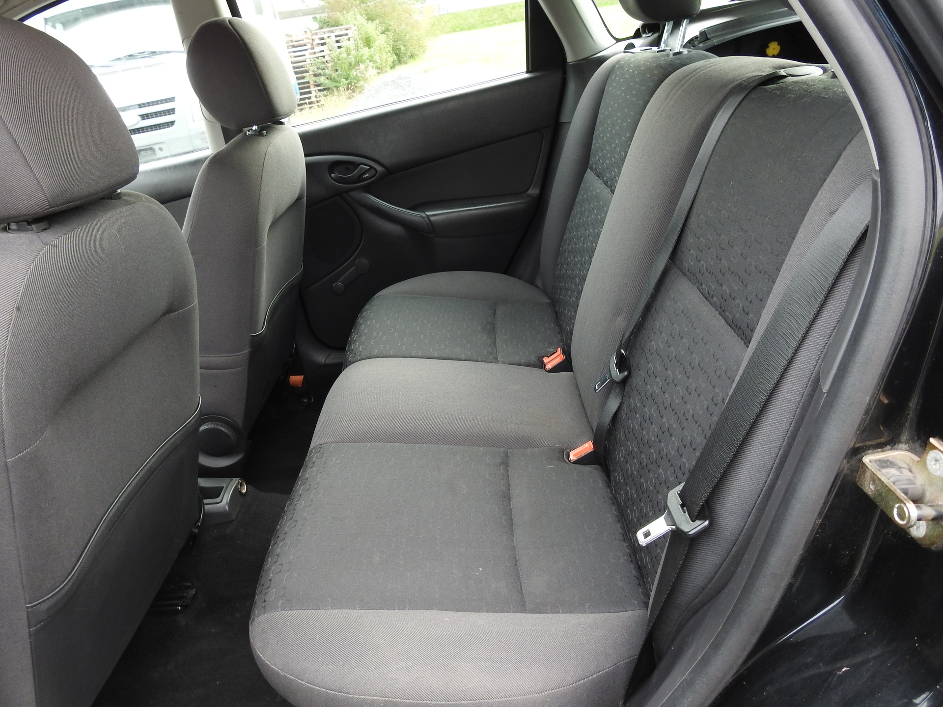 FORD Focus 1.6i 16V Celebration-image-13