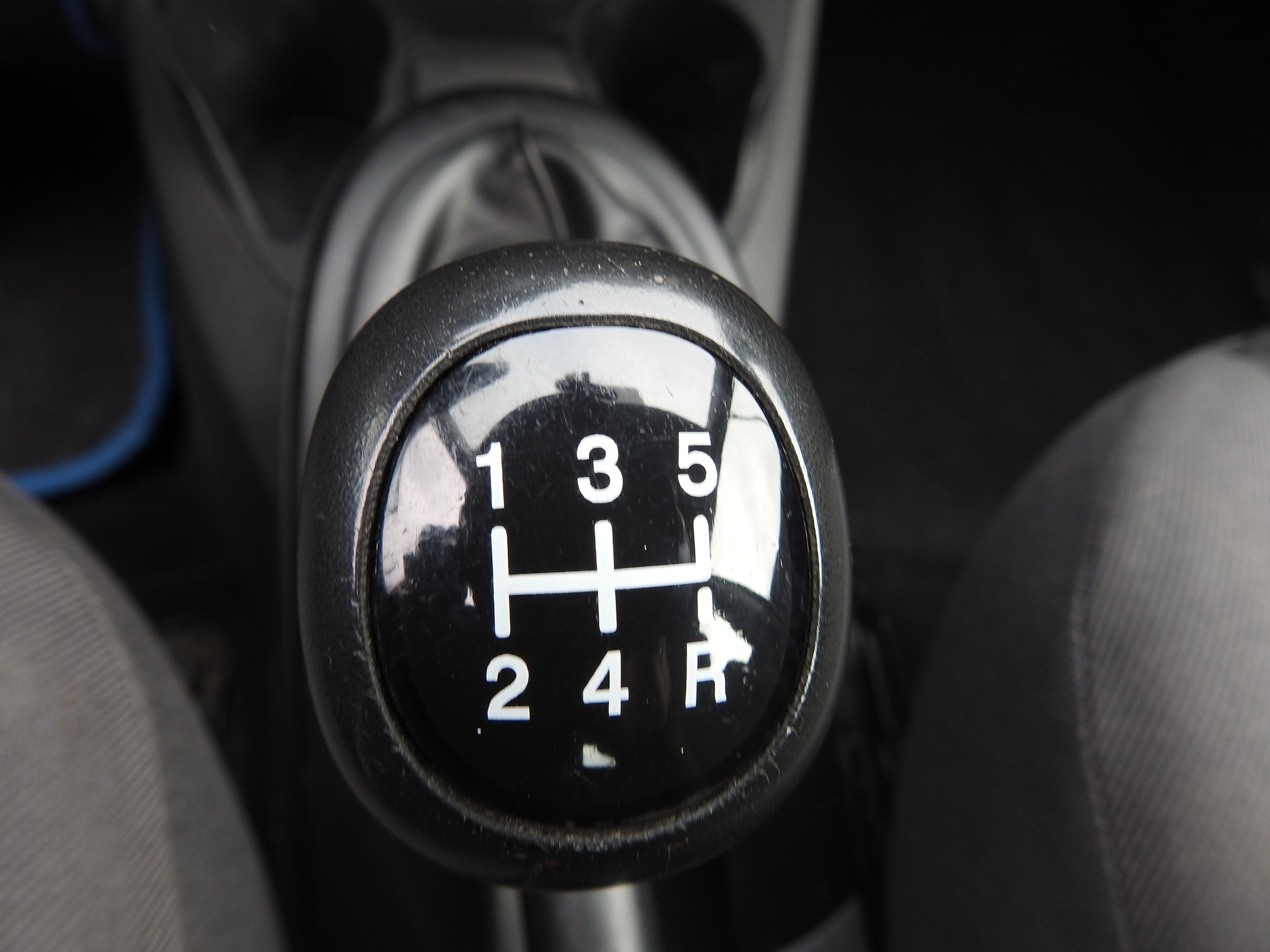 FORD Focus 1.6i 16V Celebration-image-19