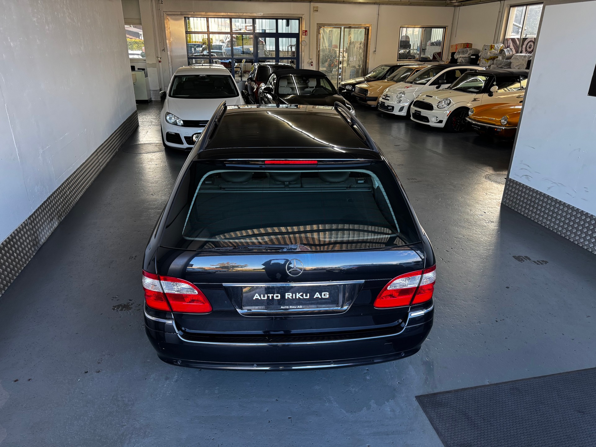 MERCEDES-BENZ E 350 Avantgarde 4Matic Automatic-image-9