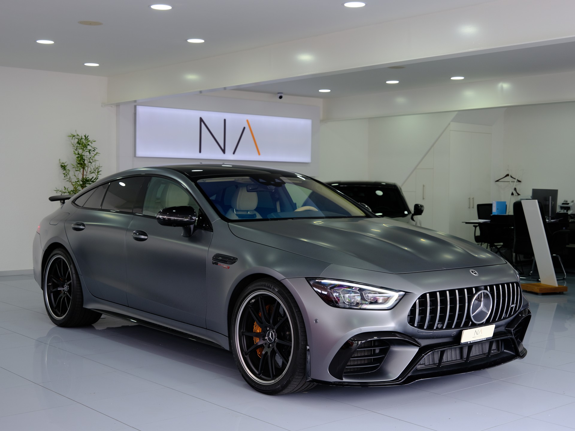 MERCEDES-BENZ AMG GT 4 63 S 4Matic+ *Sonderlackierung* *360° Kamera*-image-10
