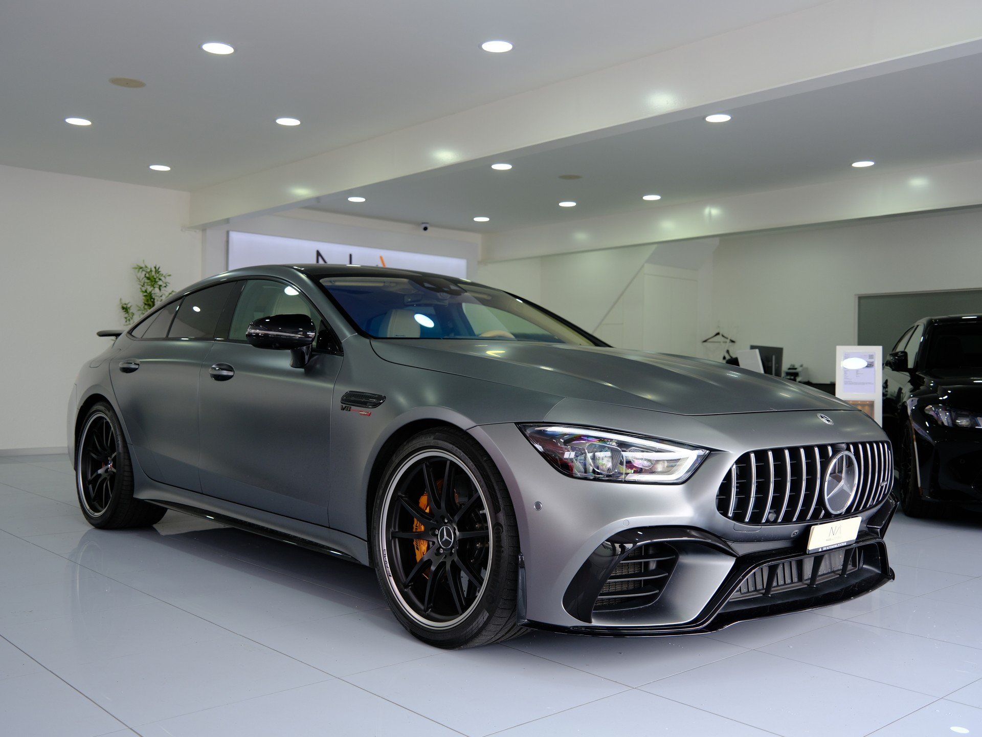MERCEDES-BENZ AMG GT 4 63 S 4Matic+ *Sonderlackierung* *360° Kamera*-showroom-element-1