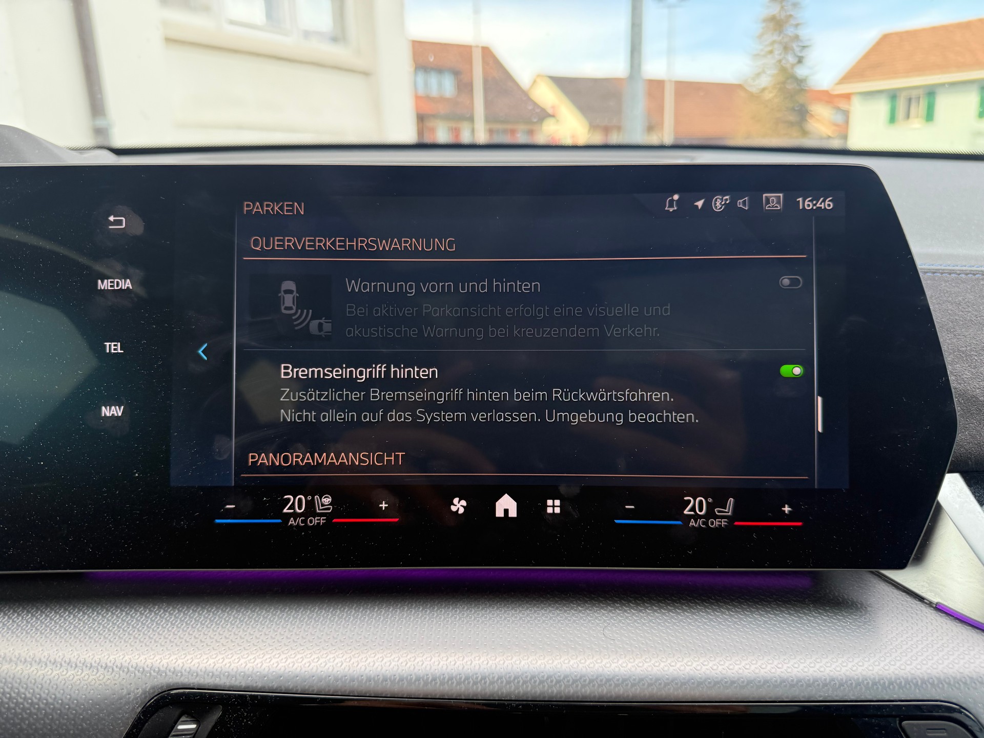 BMW X1 23i xDrive paddles M-SPORT PRO-image-24