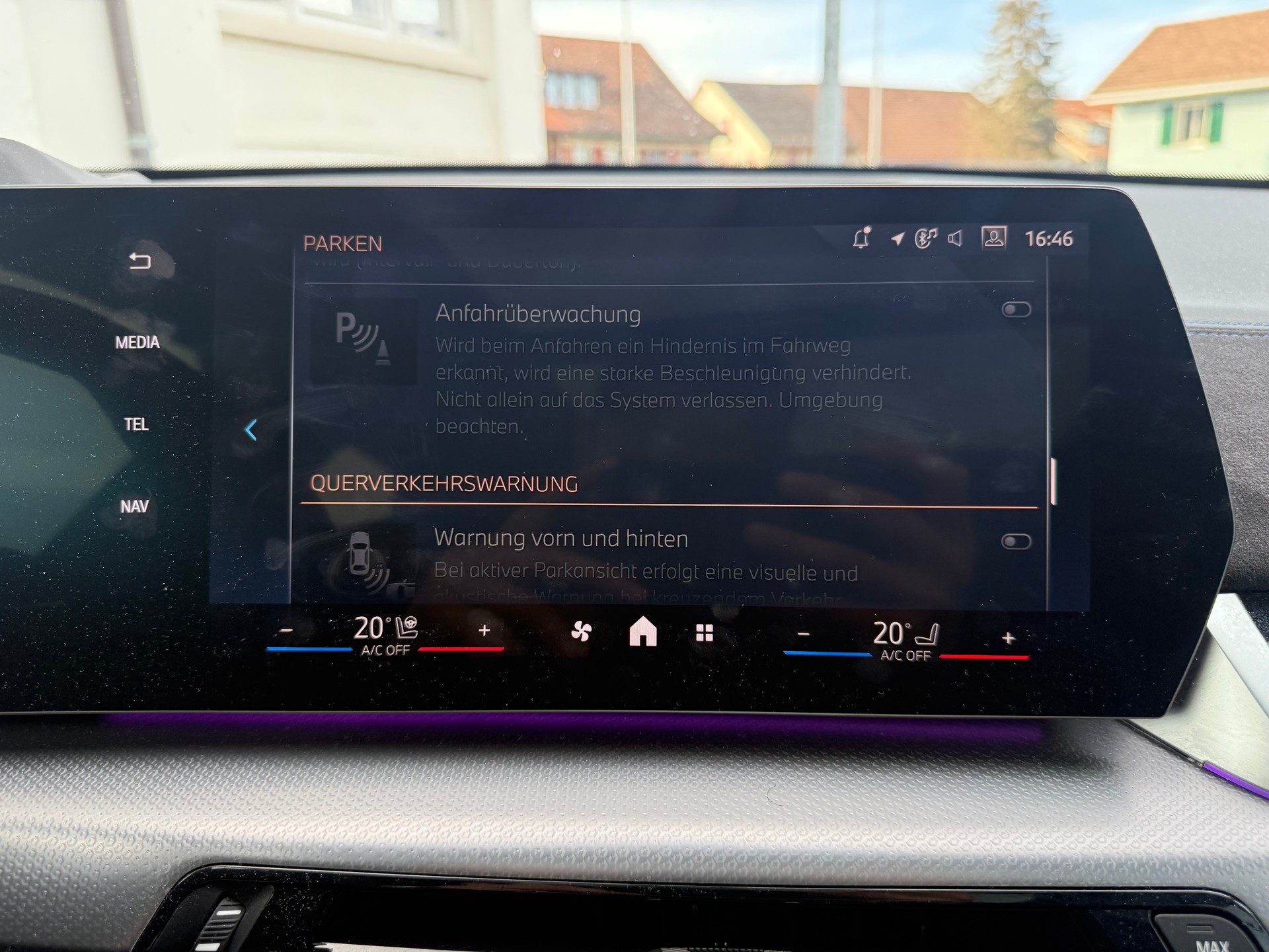 BMW X1 23i xDrive paddles M-SPORT PRO-image-23