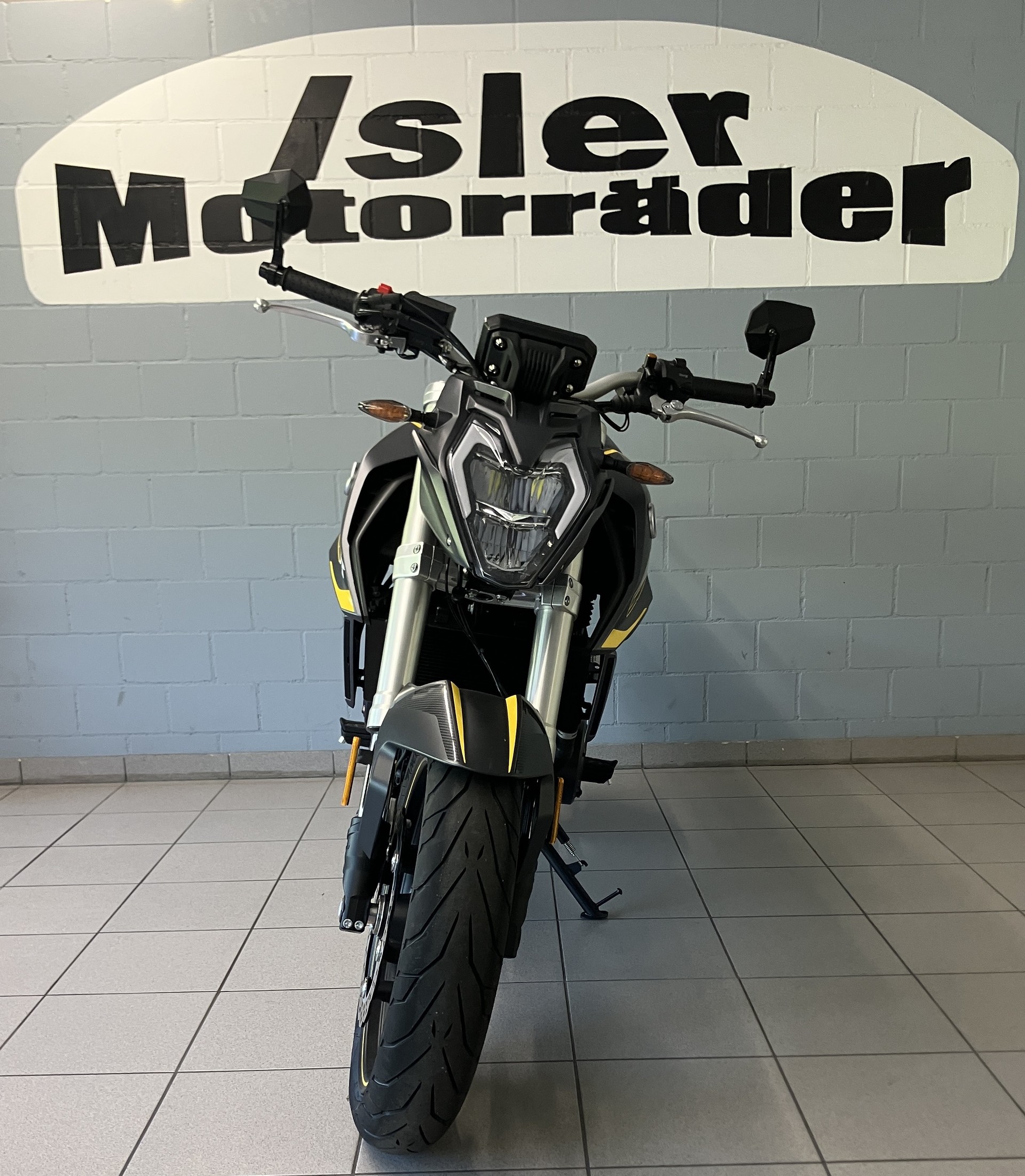 VOGE NAKED 525R ISLER SPEZIAL-image-1