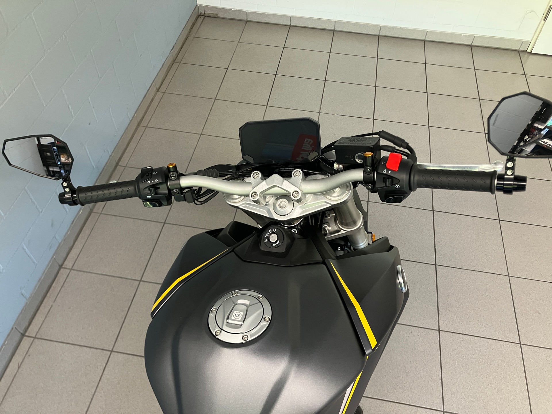 VOGE NAKED 525R ISLER SPEZIAL-image-7