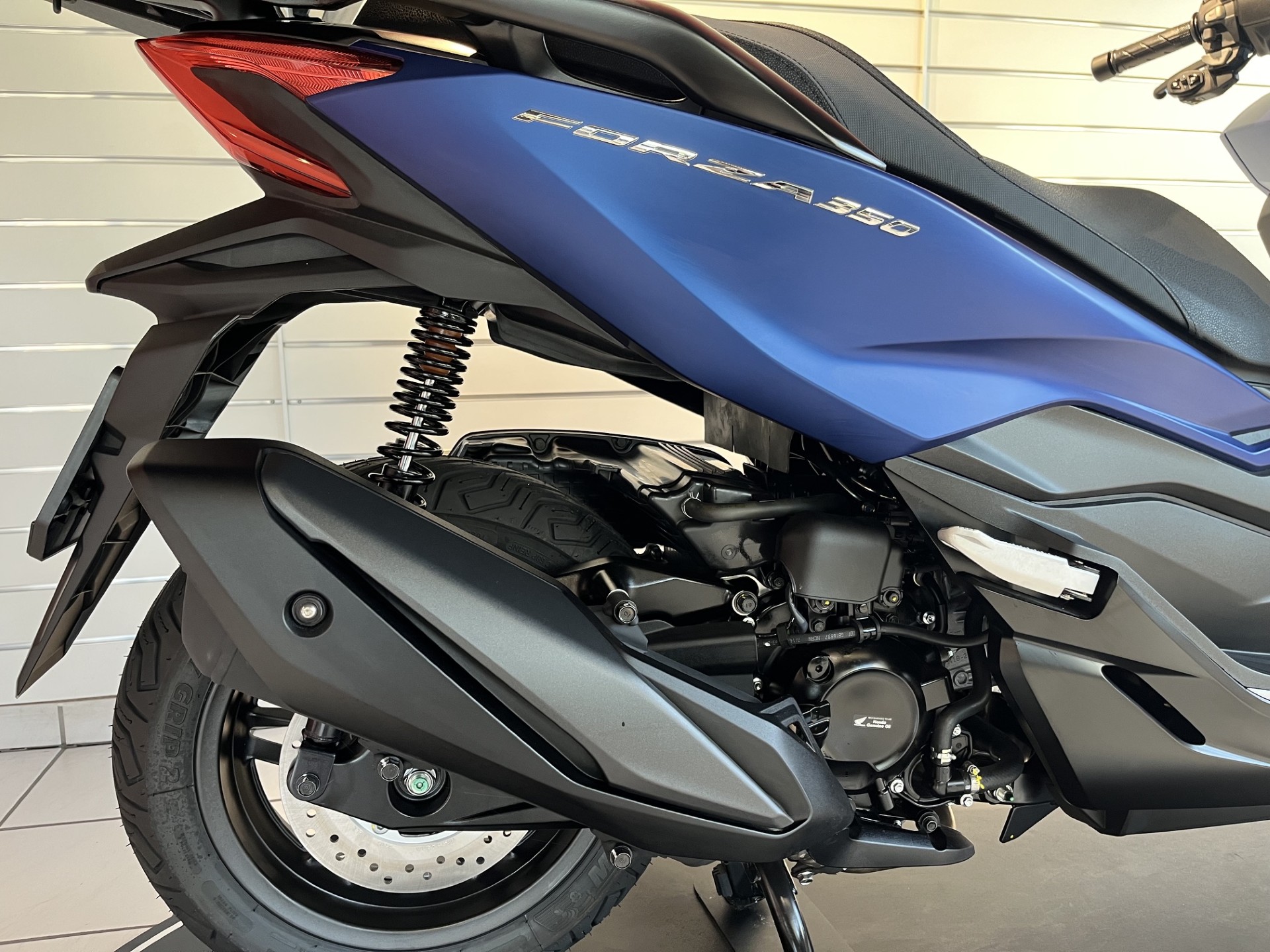 HONDA NSS 350 Smart Top Box-image-4