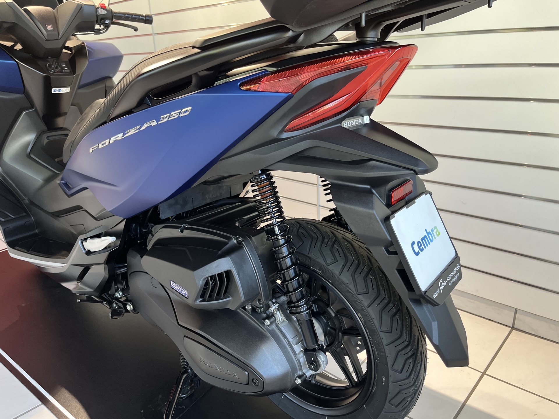 HONDA NSS 350 Smart Top Box-showroom-element-2
