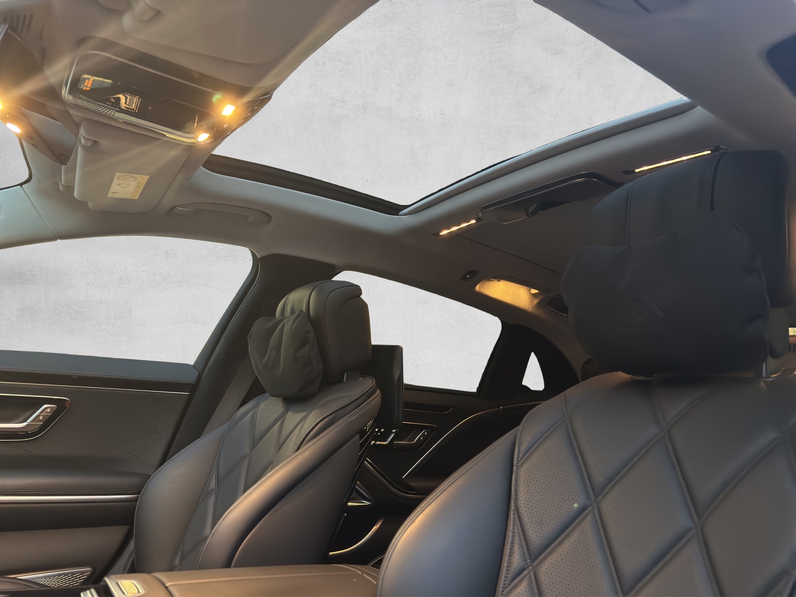 MERCEDES-BENZ S 680 4Matic Maybach 9G-Tronic-image-15
