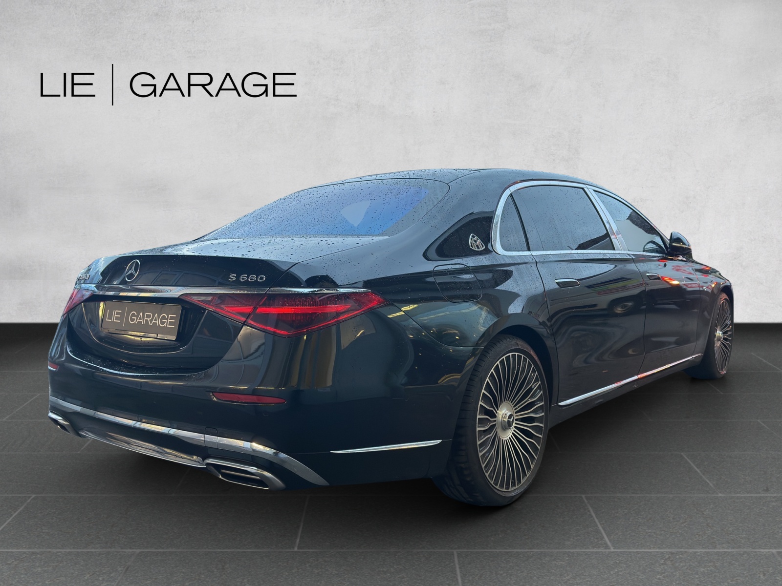 MERCEDES-BENZ S 680 4Matic Maybach 9G-Tronic-showroom-element-2