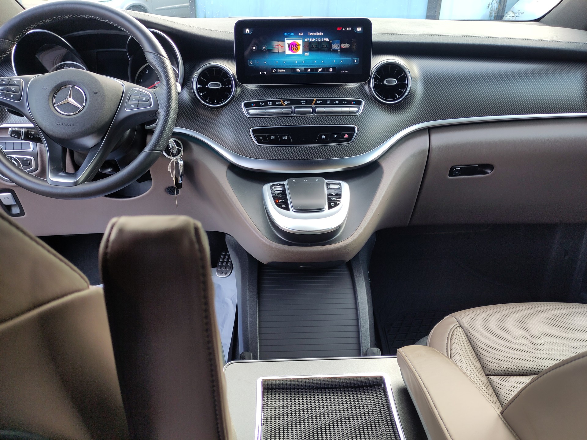 MERCEDES-BENZ V 300 d lang Avantgarde 4Matic 9G-Tronic-image-8