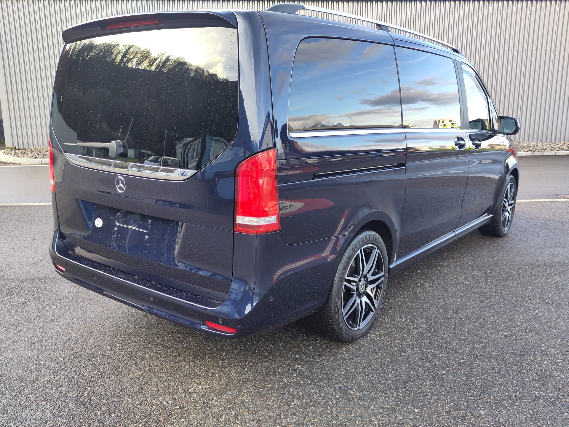 MERCEDES-BENZ V 300 d lang Avantgarde 4Matic 9G-Tronic-showroom-element-3