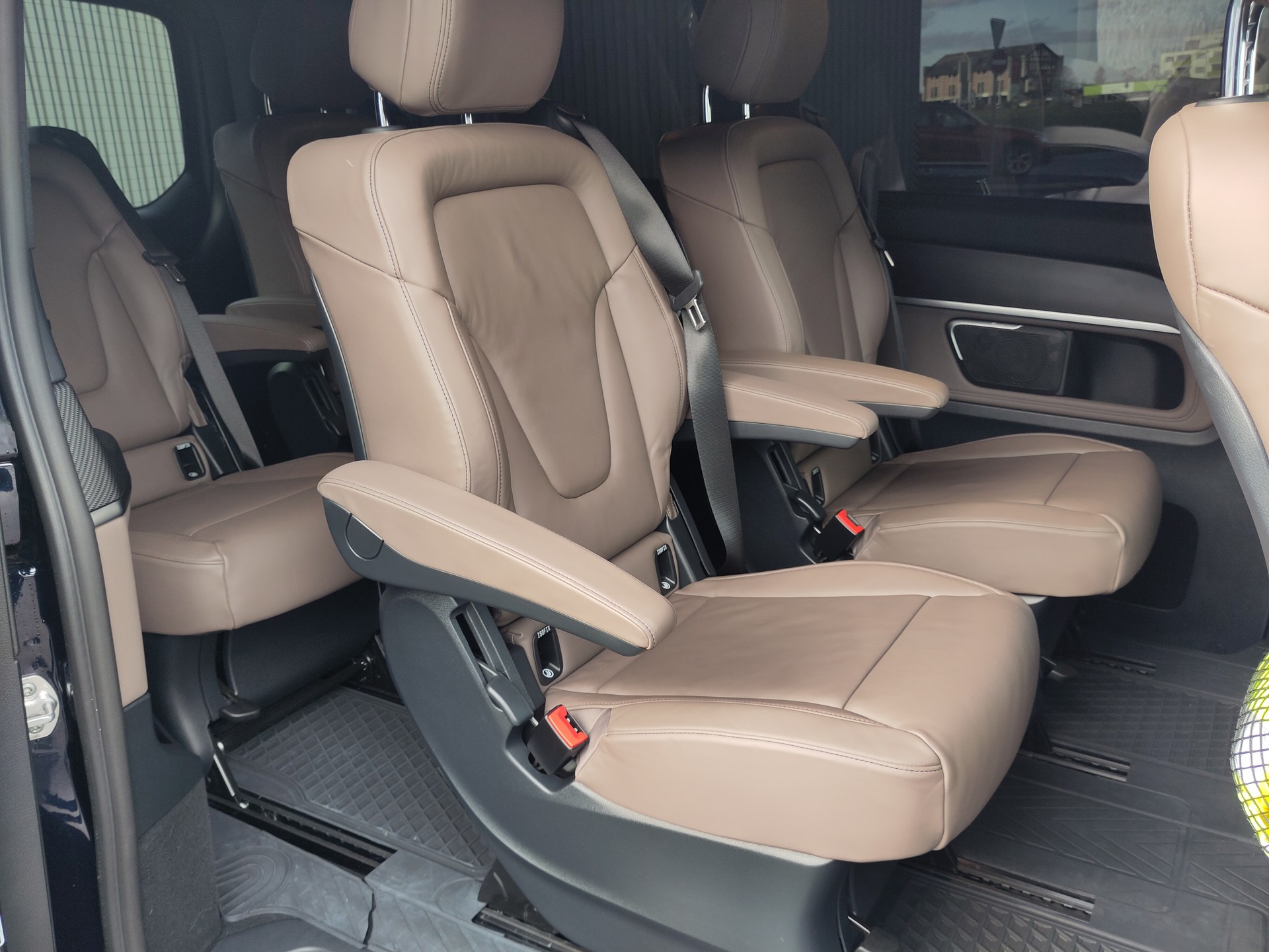 MERCEDES-BENZ V 300 d lang Avantgarde 4Matic 9G-Tronic-image-6