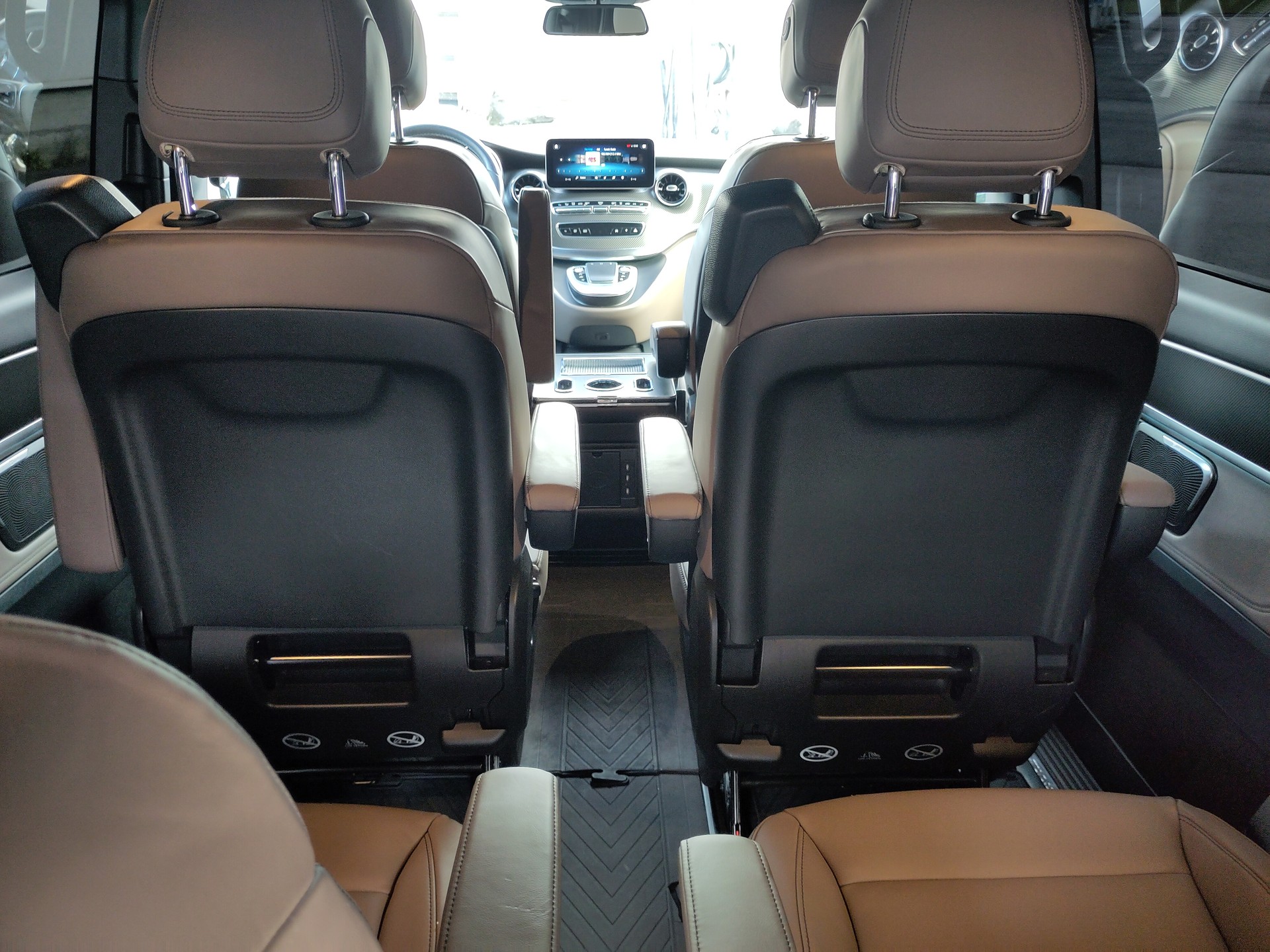 MERCEDES-BENZ V 300 d lang Avantgarde 4Matic 9G-Tronic-image-9