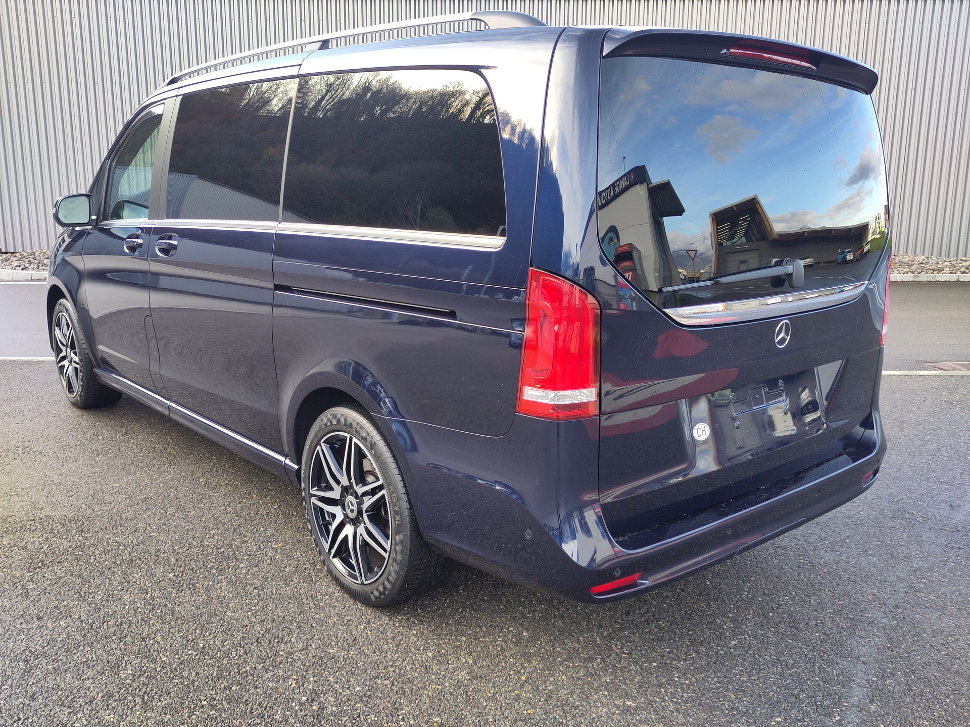 MERCEDES-BENZ V 300 d lang Avantgarde 4Matic 9G-Tronic-showroom-element-2