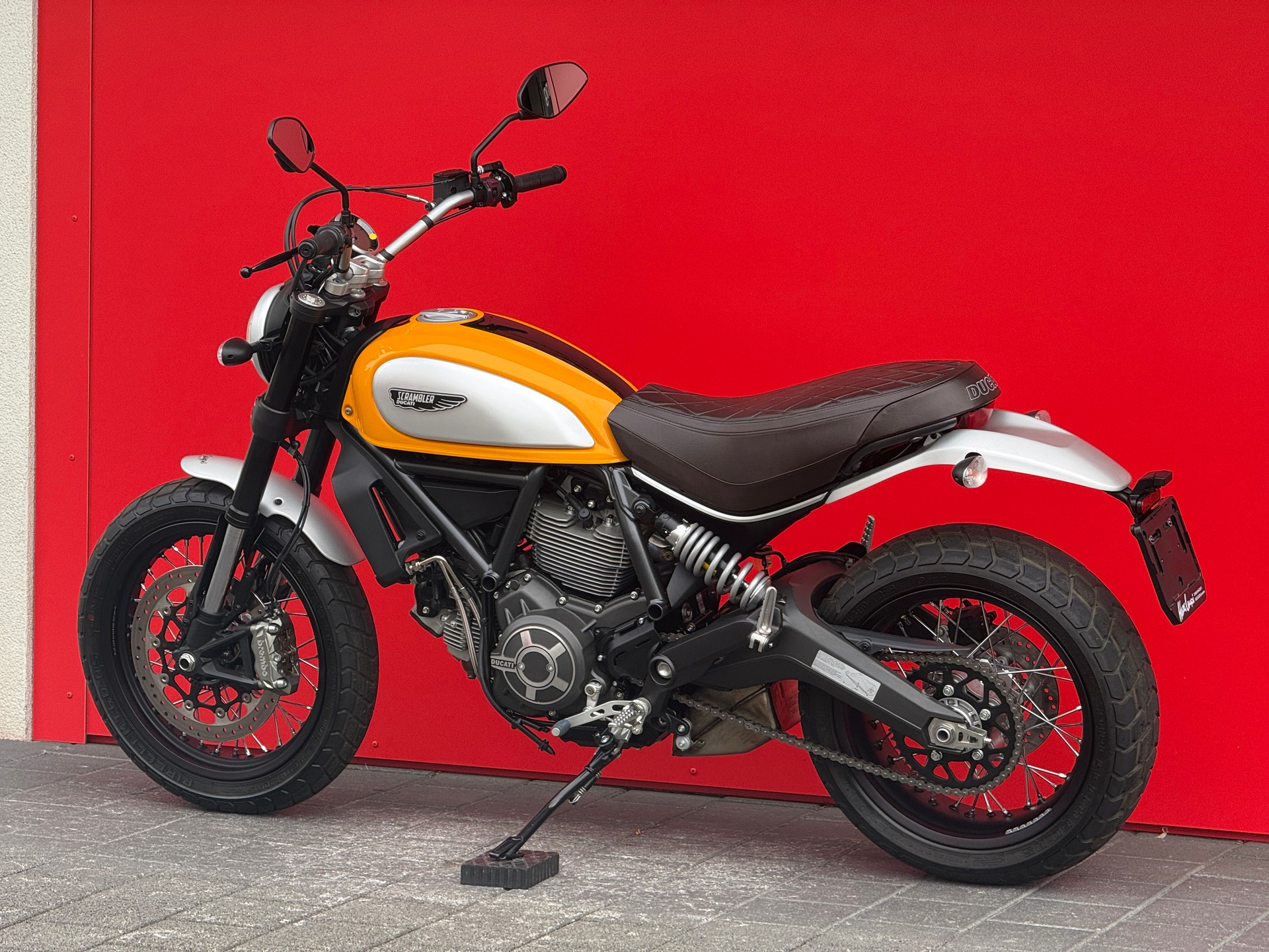 DUCATI Classic-image-8