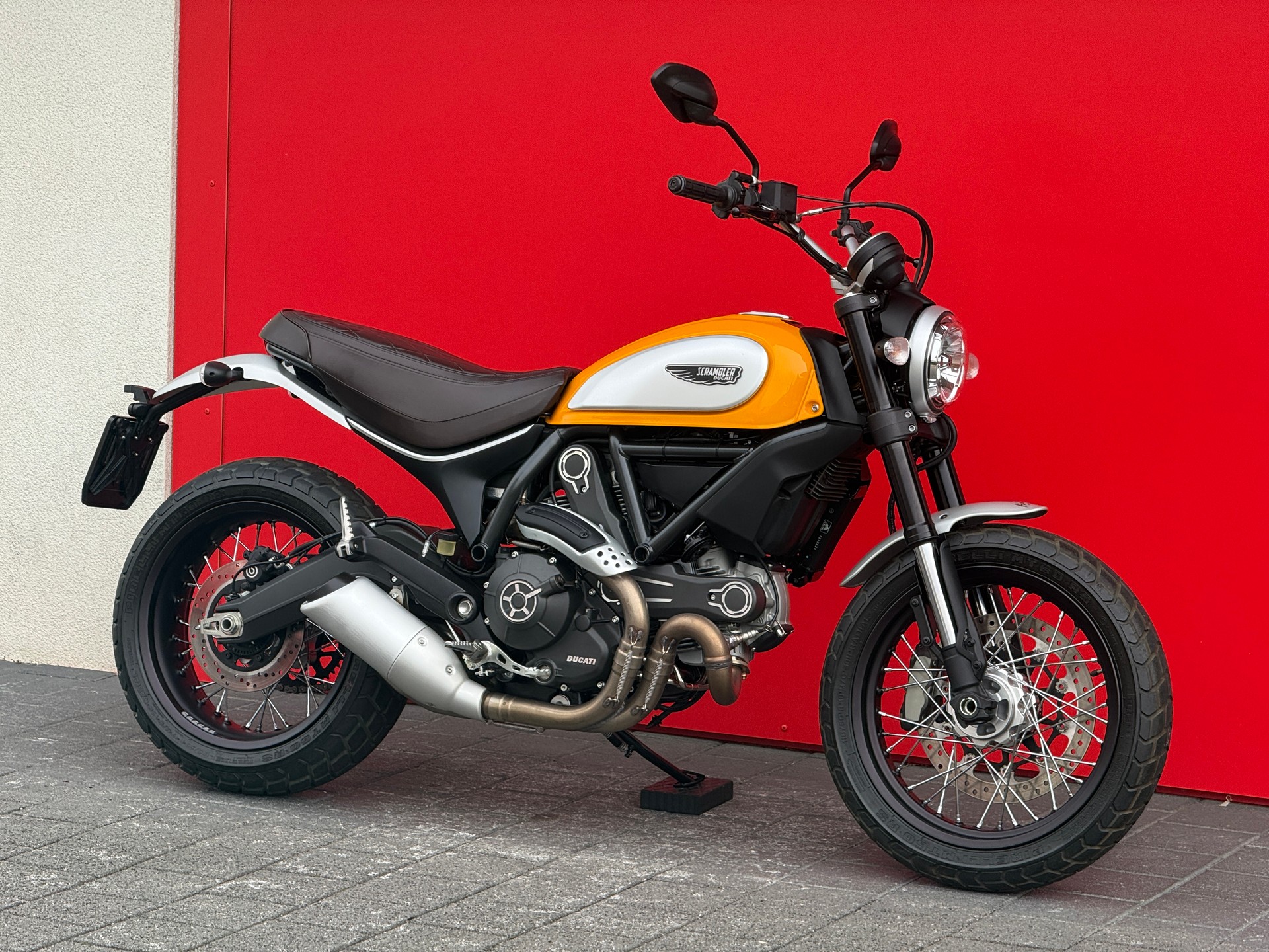 DUCATI Classic-image-1