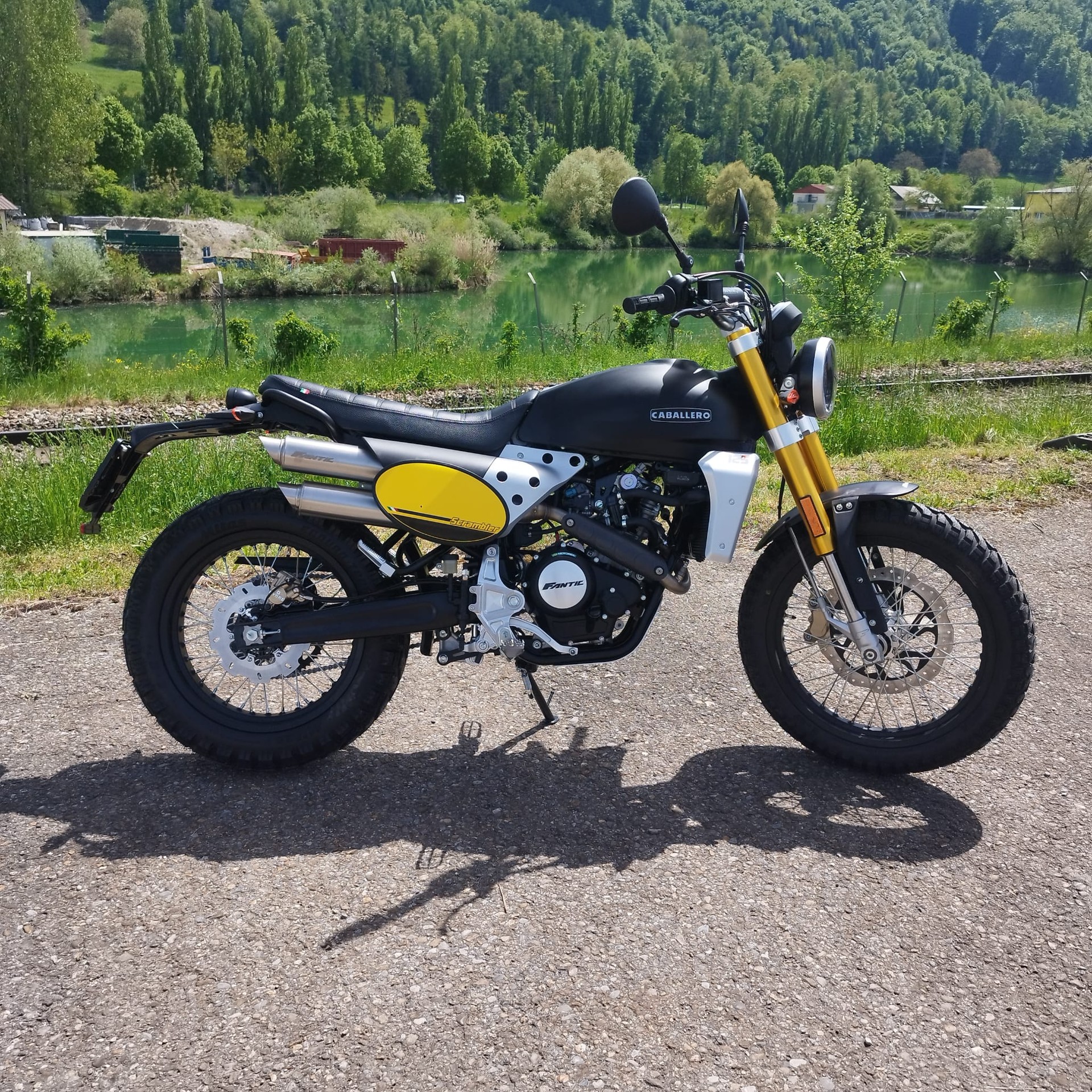 FANTIC Caballero 125
