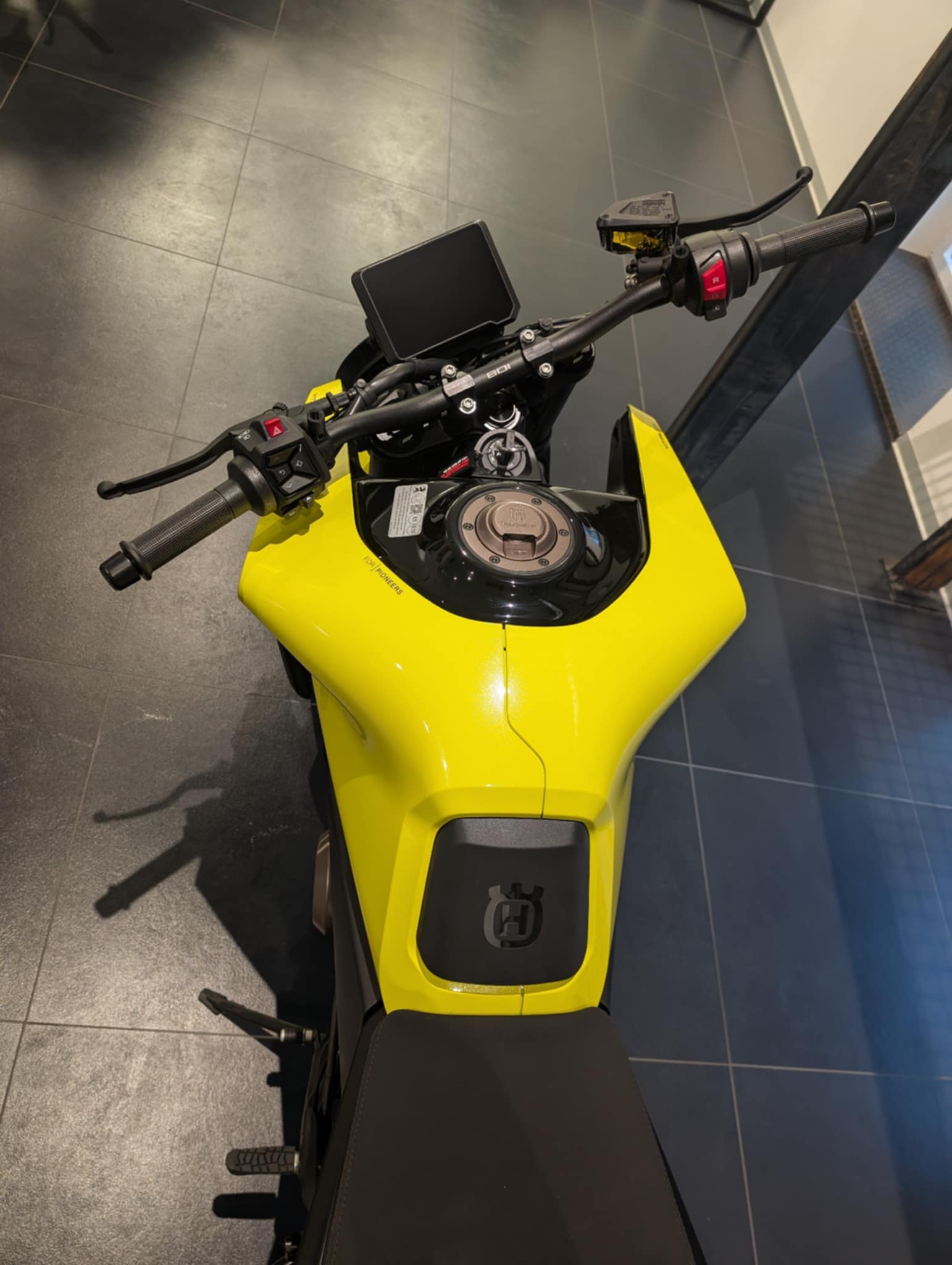 HUSQVARNA VITPILEN 801 L-image-11
