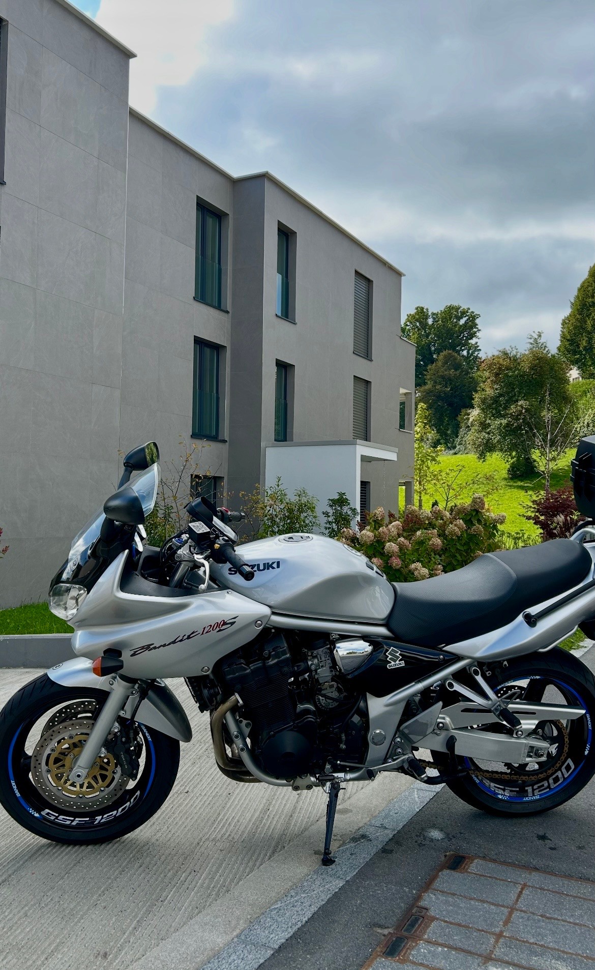 SUZUKI Suzuki Bandit GSF 1200 S-image-0